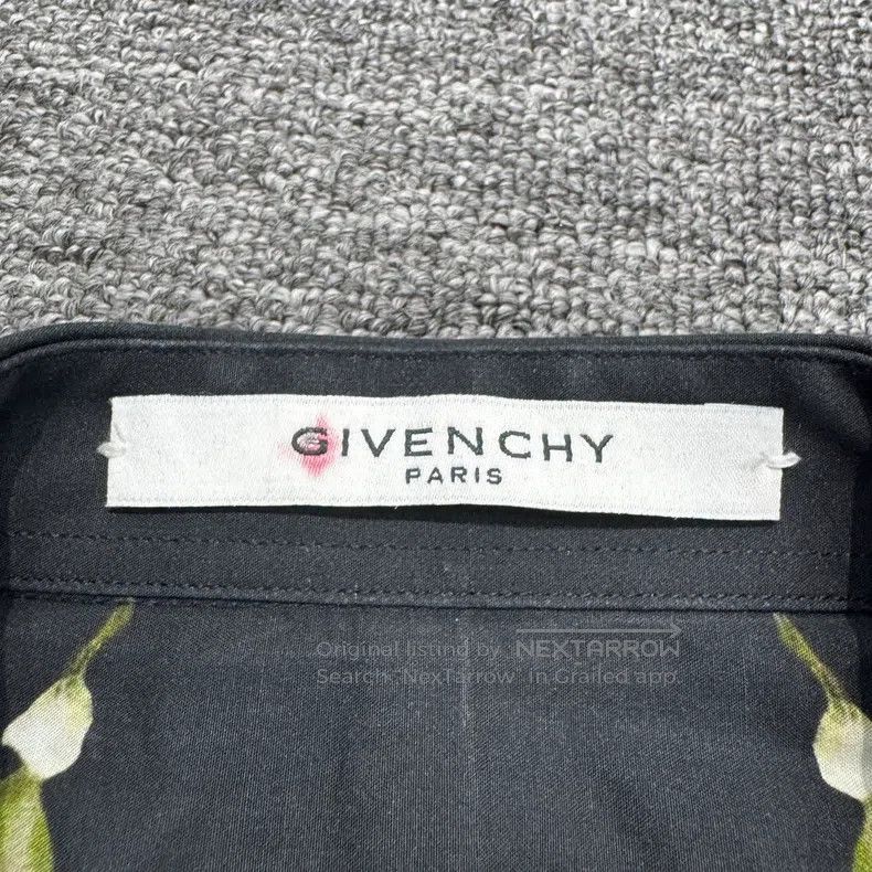 Givenchy Givenchy Size 40 Floral pearl shirt Size: 40 Size US M / EU 48-50 / 2 - 2 Thumbnail