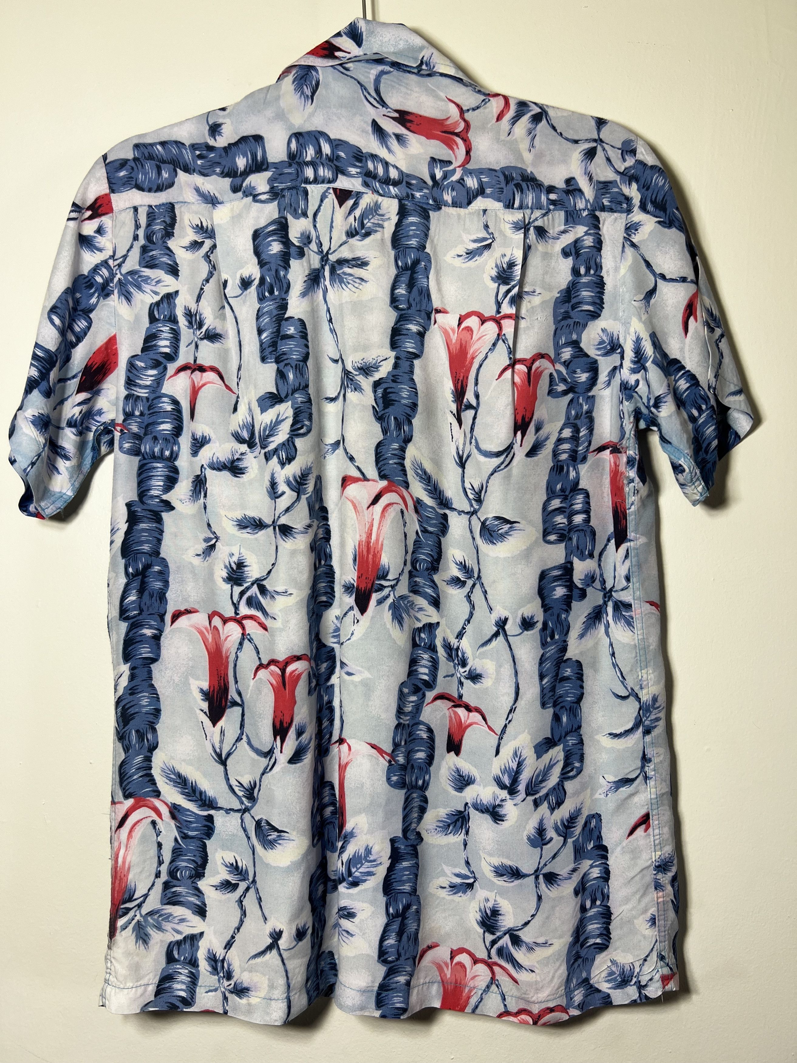 Vintage Vintage Reminscence New York Hawaiian Rayon Button Up Shirt Size US S / EU 44-46 / 1 - 5 Thumbnail