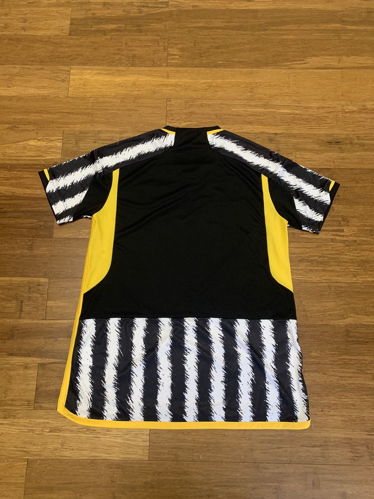 Adidas Juventus Adidas Jeep Jersey Size US S / EU 44-46 / 1 - 6 Thumbnail