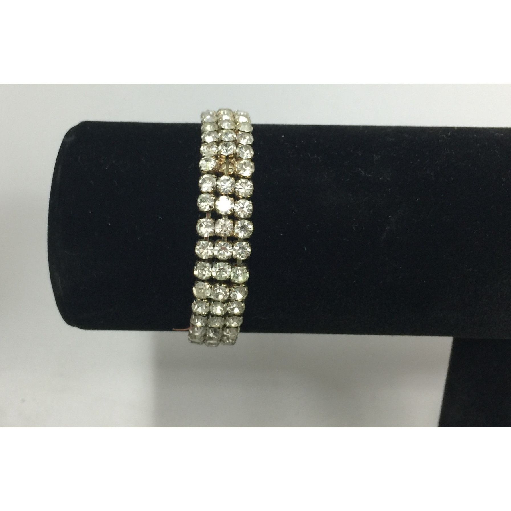 Other Women's Classy Elegant Silver Toned Rhinestone Bracelet Size ONE SIZE - 4 Thumbnail