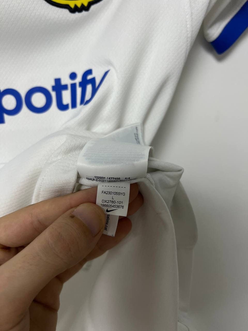 Nike Fc Barcelona 2023/2024 Away Jersey Football Shirt Nike XS Size US XS / EU 42 / 0 - 17 Thumbnail
