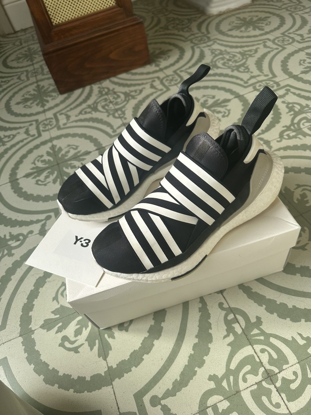 Y-3 Y-3 ULTRABOOST 22 SNEAKERS Size US 9 / IT 39 - 1 Thumbnail