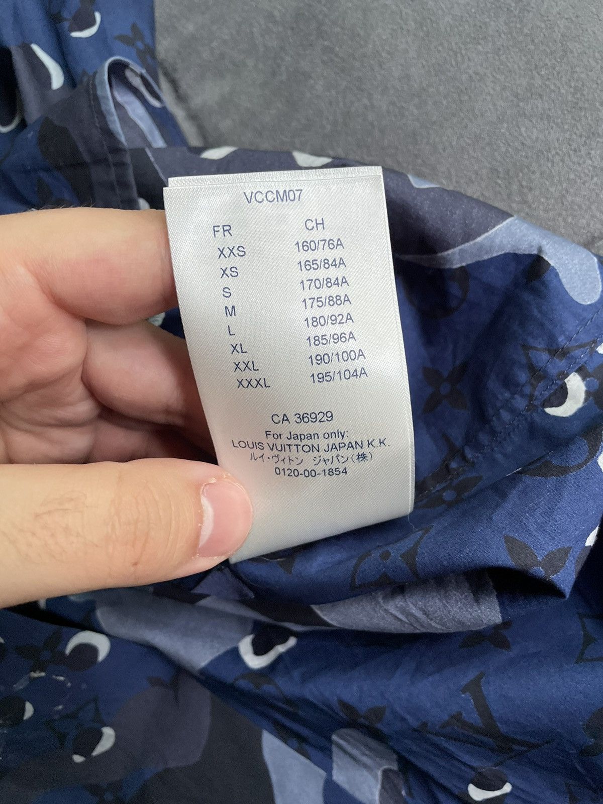 Louis Vuitton Louis Vuitton Blue Camo Monogram Shirt Size US XL / EU 56 / 4 - 13 Thumbnail
