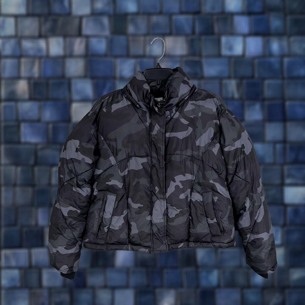 Vintage Sebby Jacket Women’s Small Gray Camo Puffer Quilted Zip Pockets Outdoor Shirt/Coat Size S / US 4 / IT 40 - 1 Thumbnail
