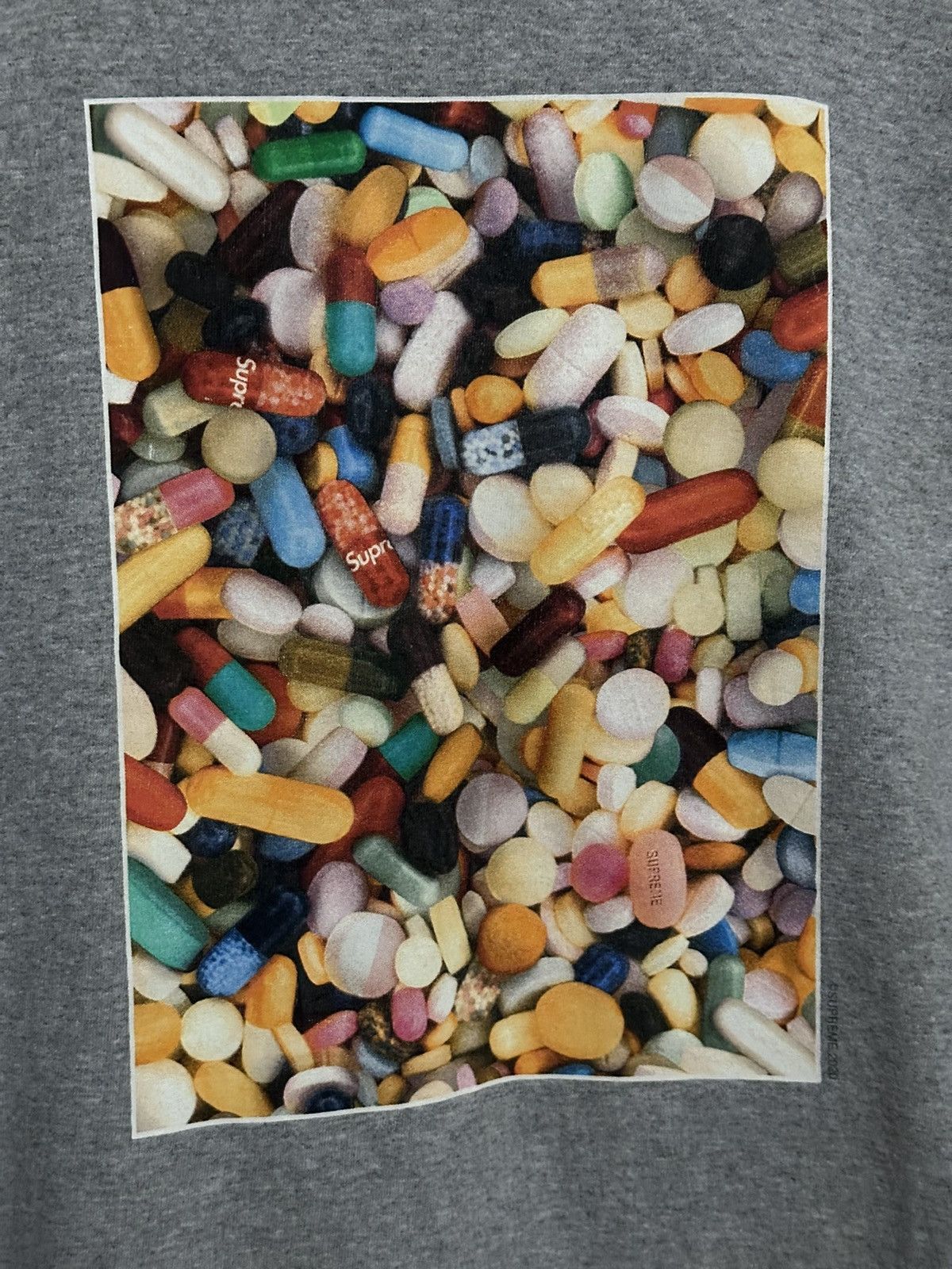 Supreme Supreme Pills Tee Size US XL / EU 56 / 4 - 2 Thumbnail