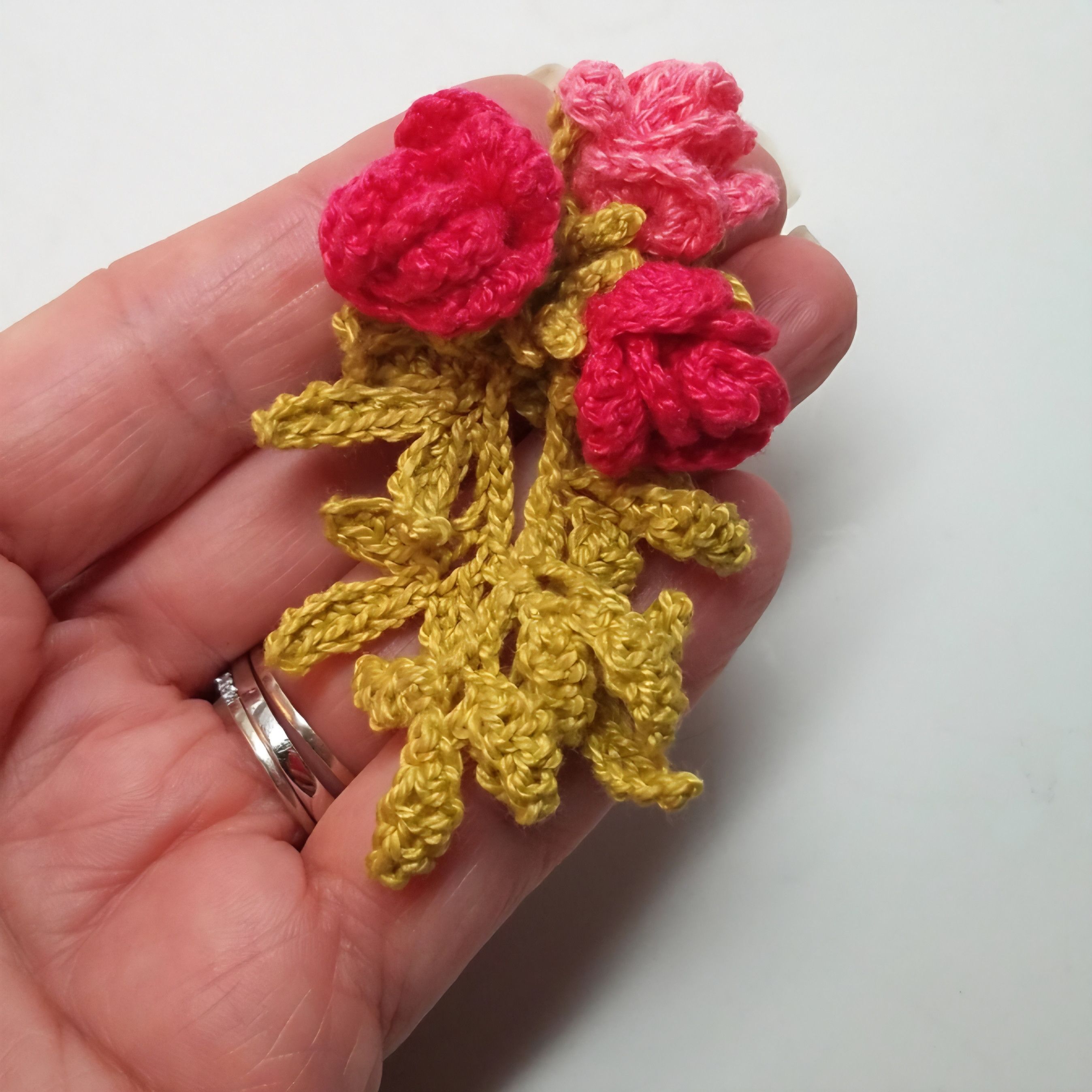 Handmade Rose Corsage Pink Floral Magnetic Brooch Lapel Pin Boutonnie Size ONE SIZE - 3 Thumbnail