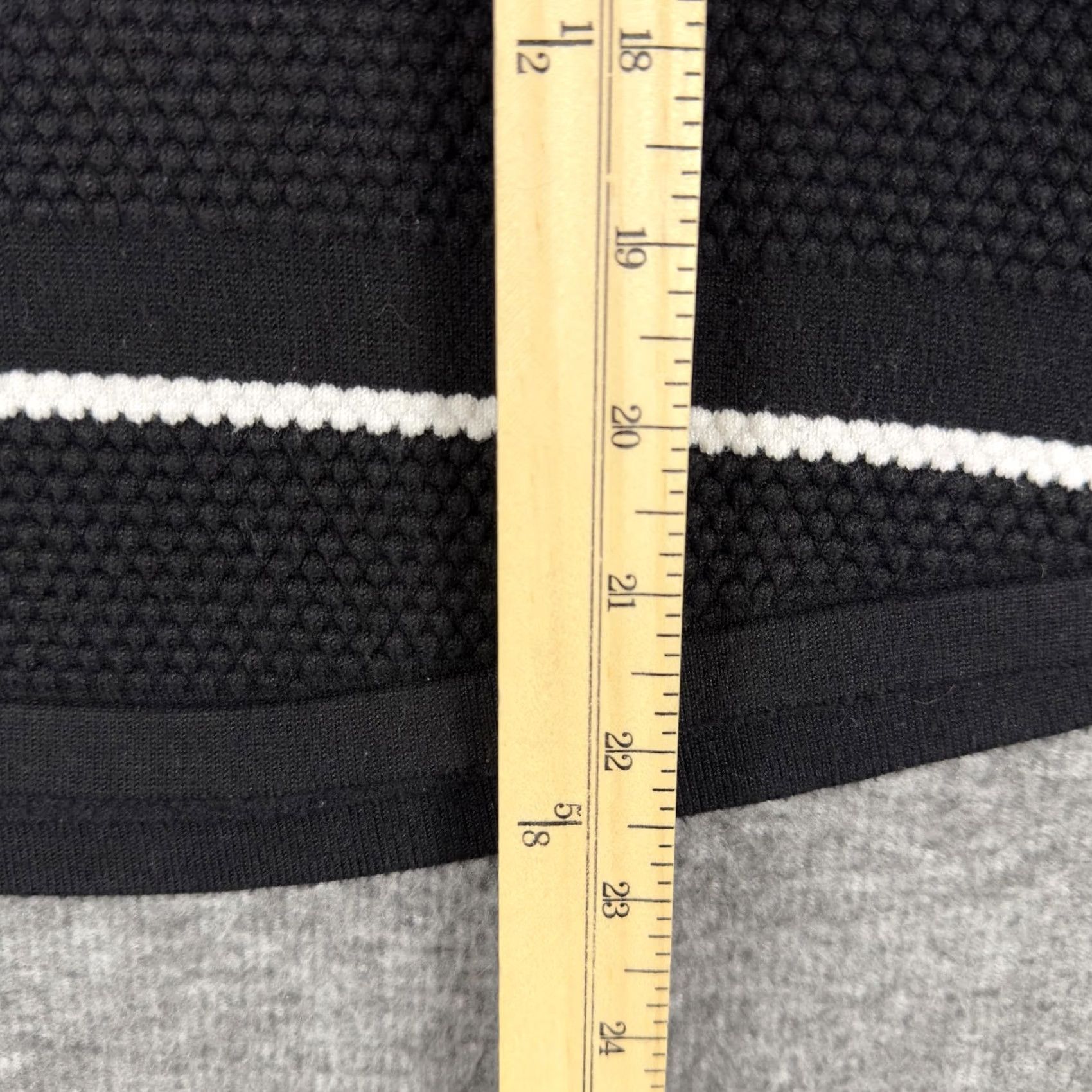 Vintage Chicos Sweater Womens Small Black White Stripe Textured Knit Long Sleeve Size S / US 4 / IT 40 - 8 Thumbnail