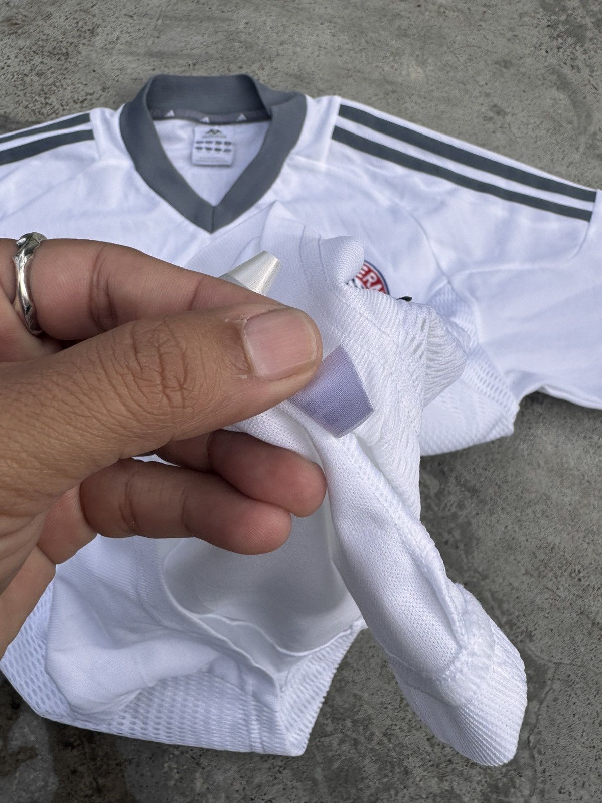 Vintage Ze Roberto Bayern Munich 2003 away kit Size US L / EU 52-54 / 3 - 6 Thumbnail