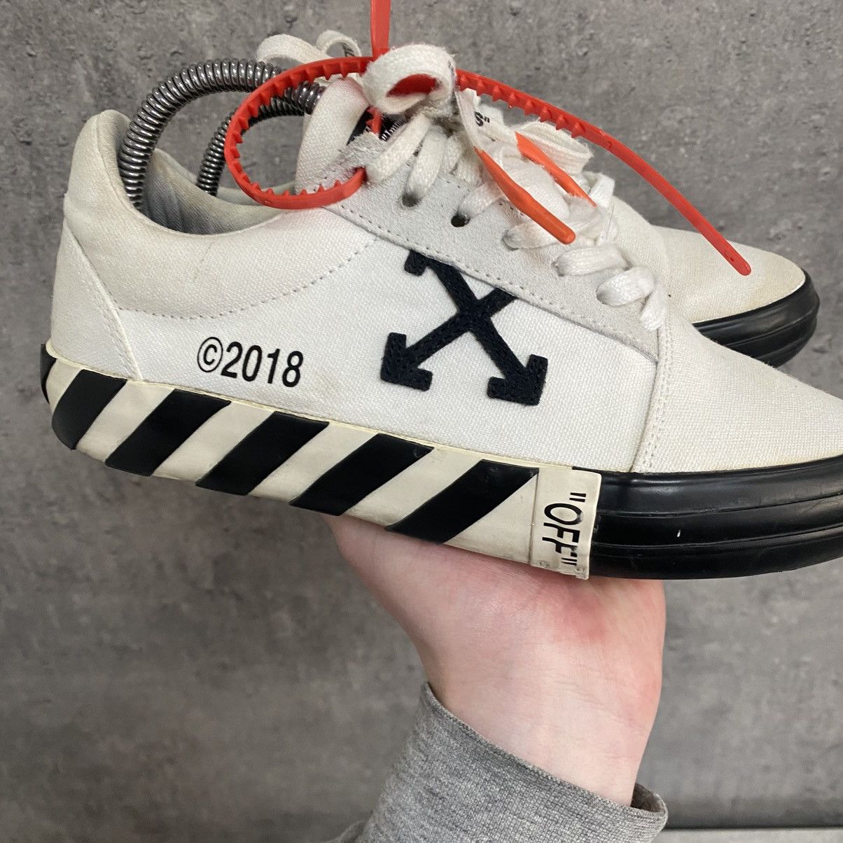 Off-White Off-White Vulcanized Low Sneakers Size US 8 / IT 38 - 5 Thumbnail