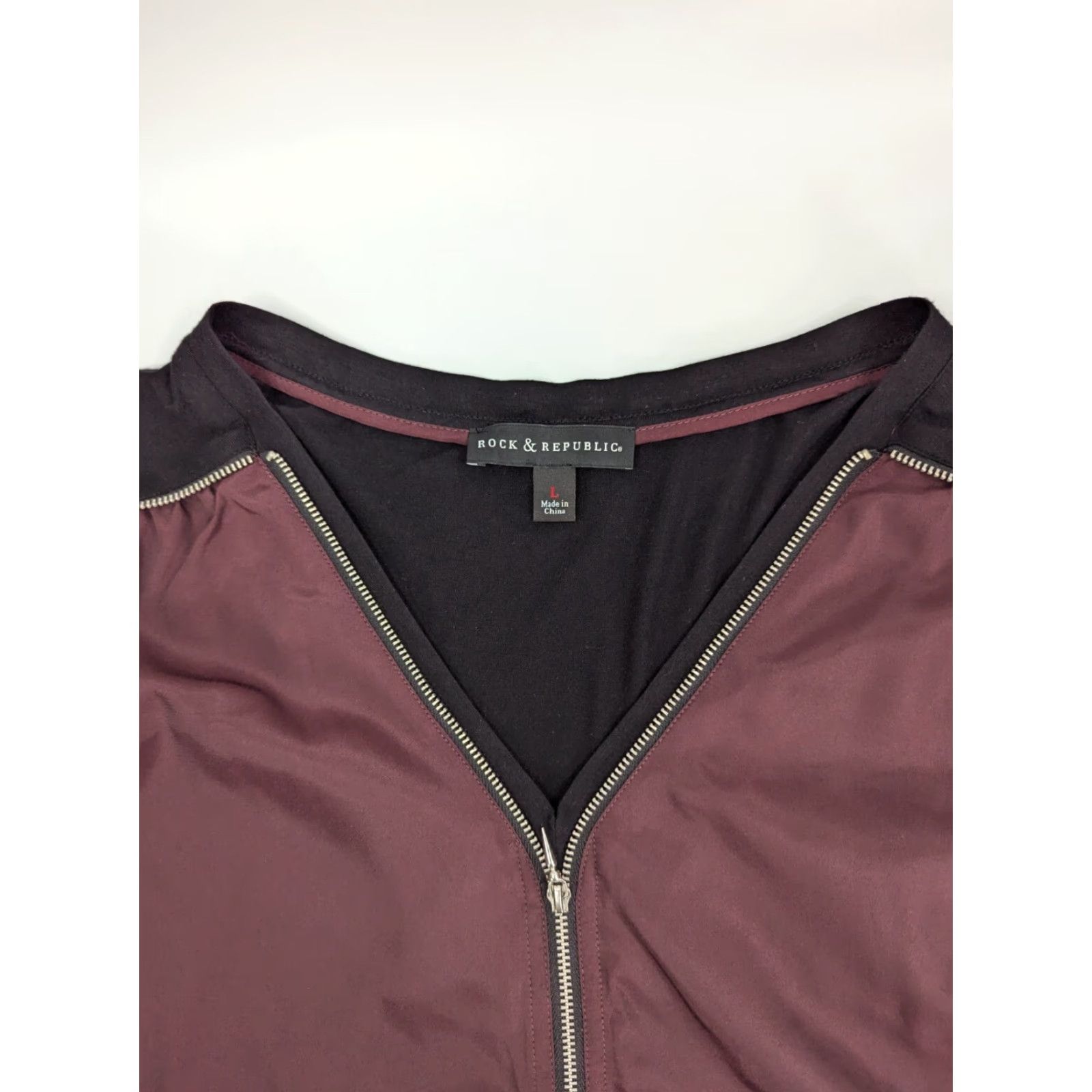 Vintage Rock & Republic Zip-Front Detail V-Neck Burgundy Women's Top Size Large Size L / US 10 / IT 46 - 5 Thumbnail