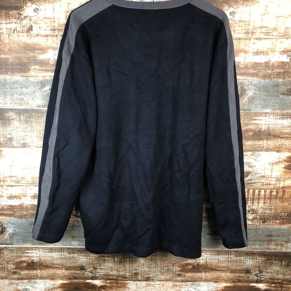 Uniqlo Uniqlo japan vintage Black Sweatshirt #A2058 Size US XL / EU 56 / 4 - 15 Thumbnail
