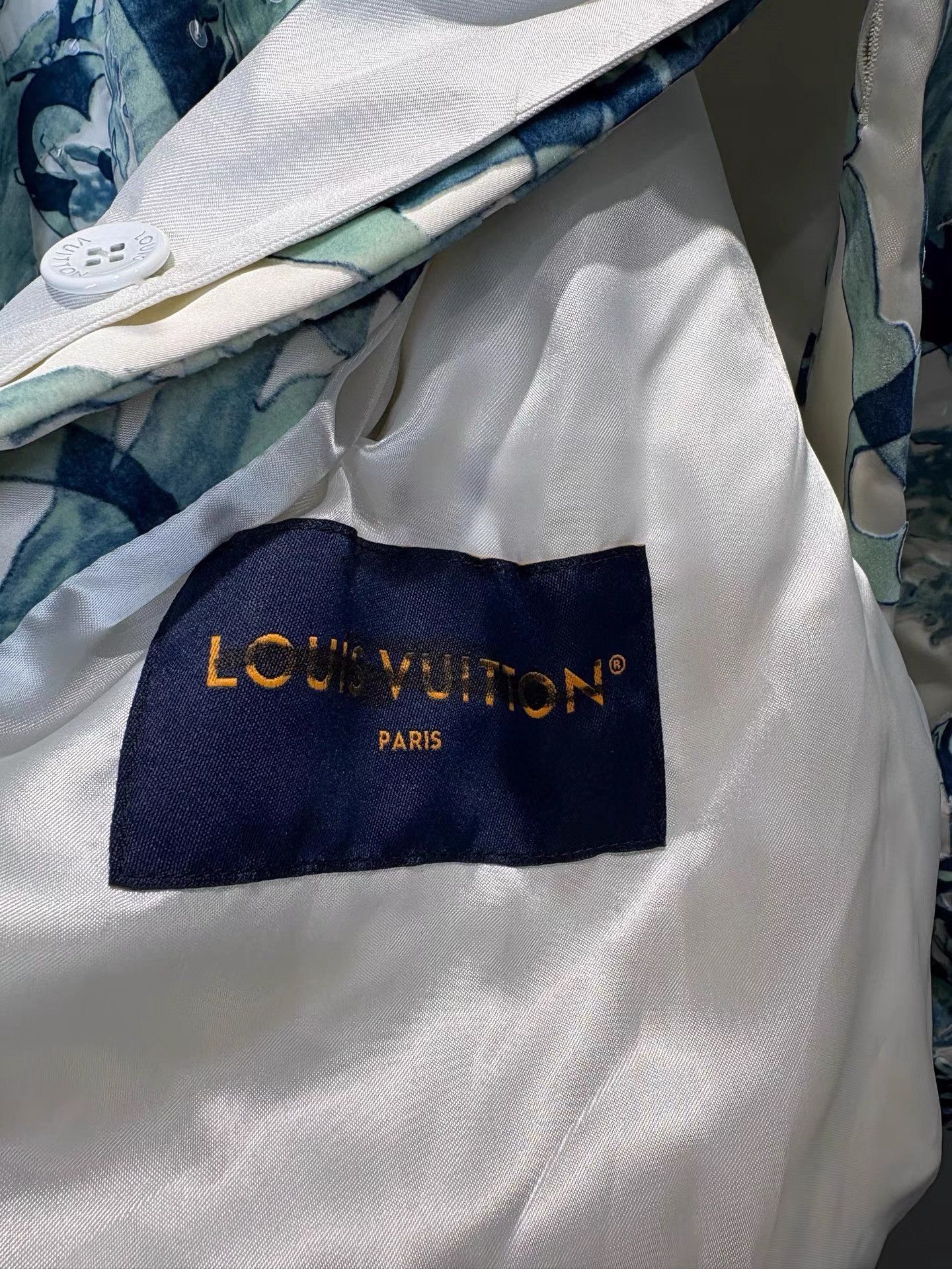 Louis Vuitton LV White & Blue Seaweed Print Sequin Jacket K36 Size US L / EU 52-54 / 3 - 3 Thumbnail