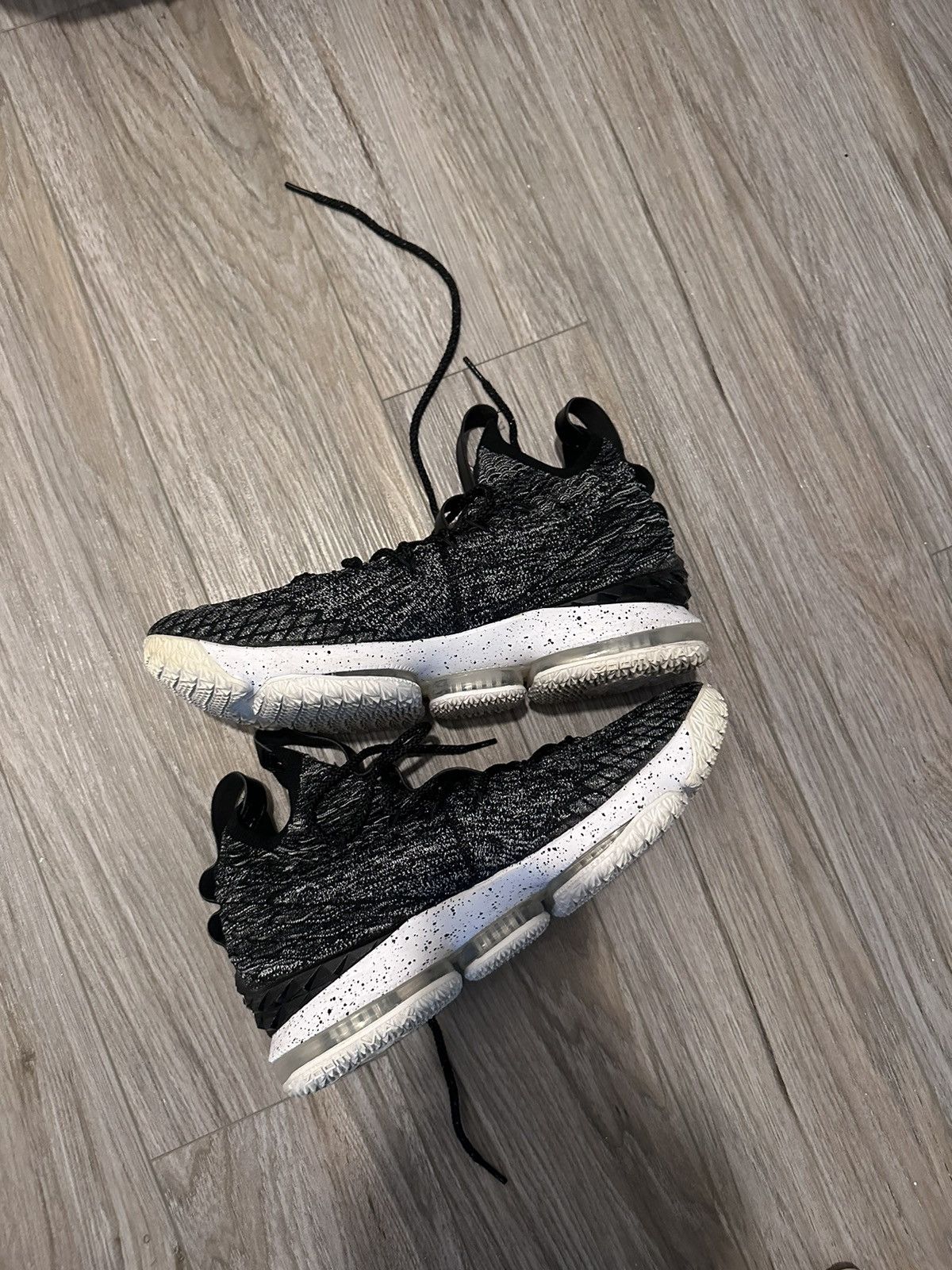 Nike Lebron 15 Ashes Size US 11.5 / EU 44-45 - 2 Thumbnail