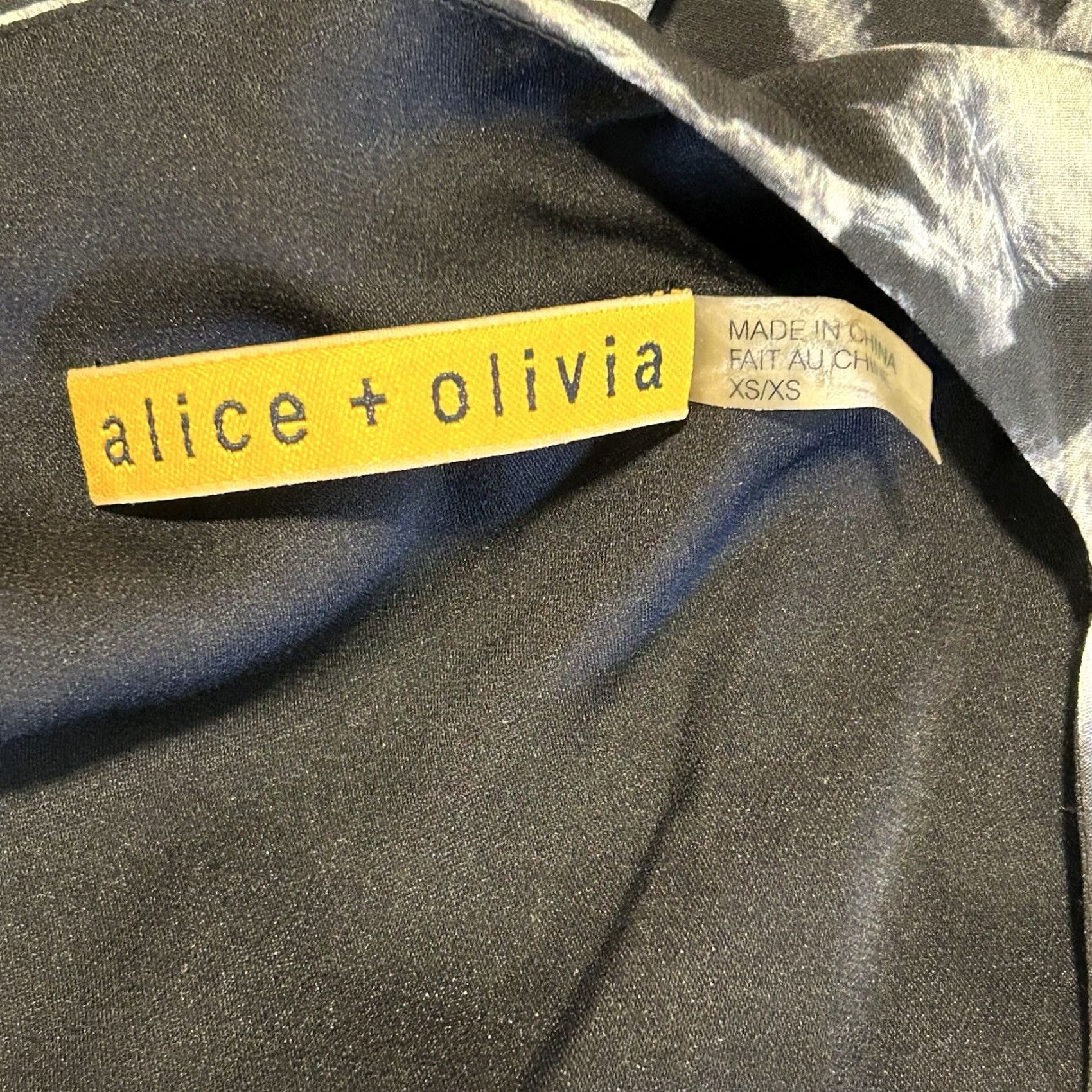 Alice + Olivia VINTAGE? No. Alice + Olivia Animal Print Silk Mini Dress Long Sleeve XS Women’s Size XS / US 0-2 / IT 36-38 - 6 Thumbnail