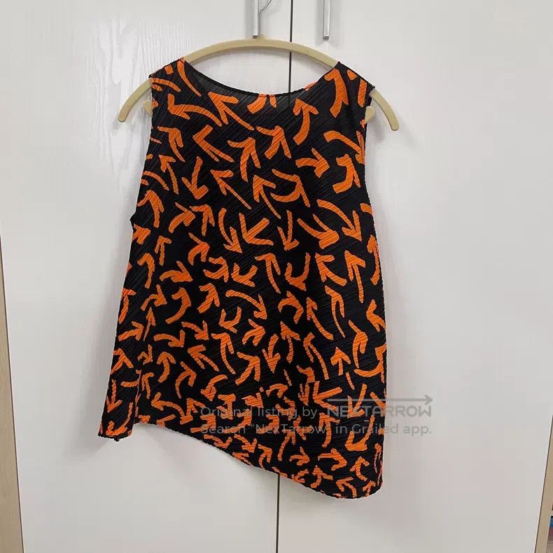 Issey Miyake Issey Miyake Arrow Top Size L / US 10 / IT 46 - 1 Thumbnail