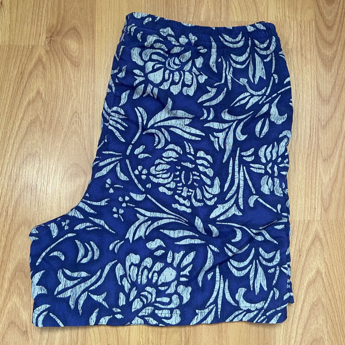 Patagonia Patagonia Men’s Floral Allover Print Shorts Size Med/ Large Size US 34 / EU 50 - 4 Thumbnail