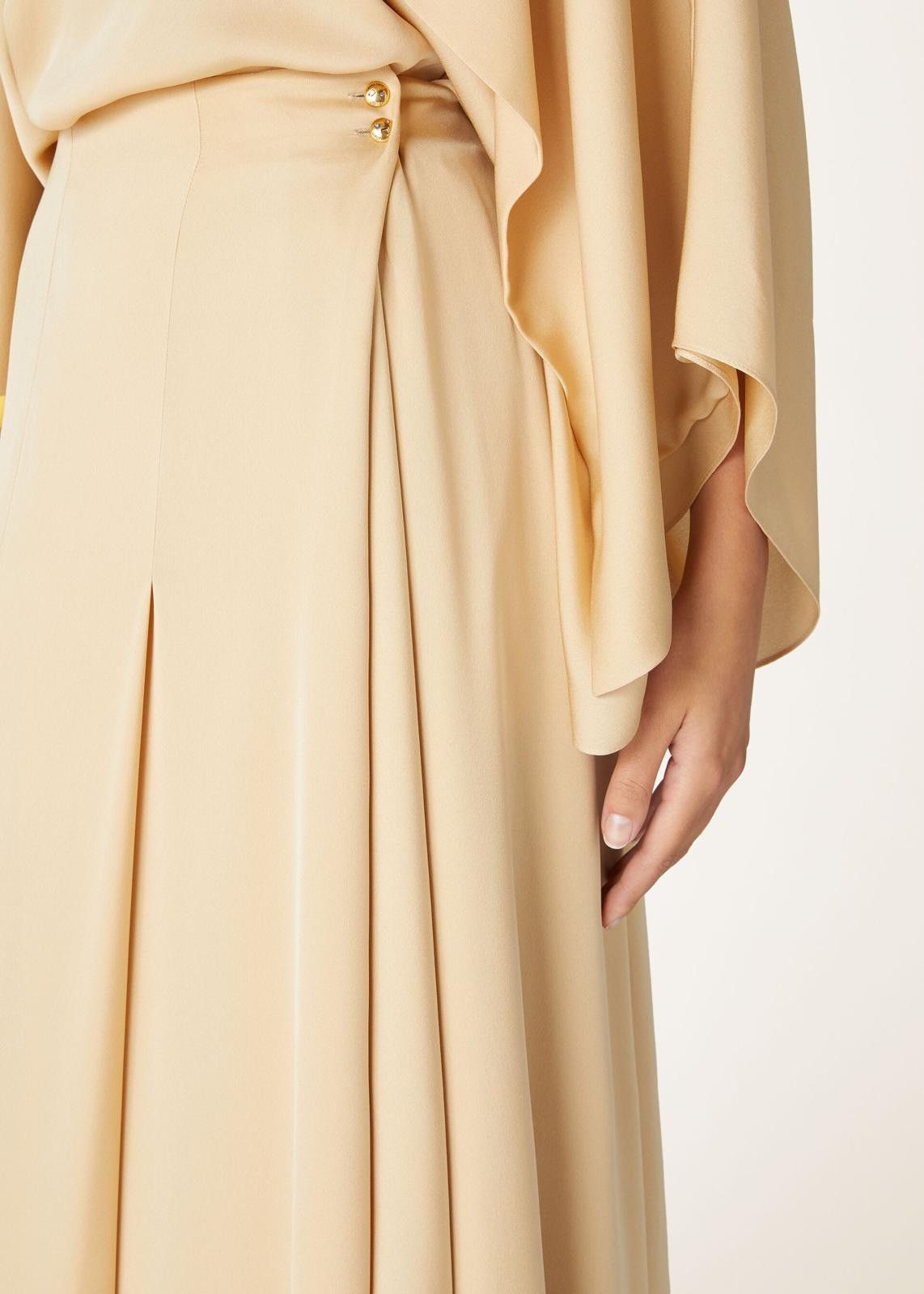 Loro Piana o1srvl11e0225 FAN8316 Linda Charmeuse Silk Skirt in Beige Size 28" / US 6 / IT 42 - 4 Thumbnail