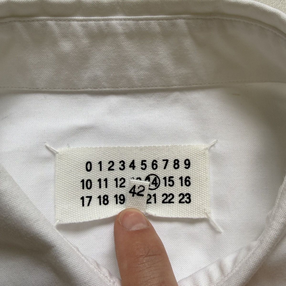 Maison Margiela S/S 17 White Cotton ‘Officer’ Shirt Size US L / EU 52-54 / 3 - 5 Thumbnail