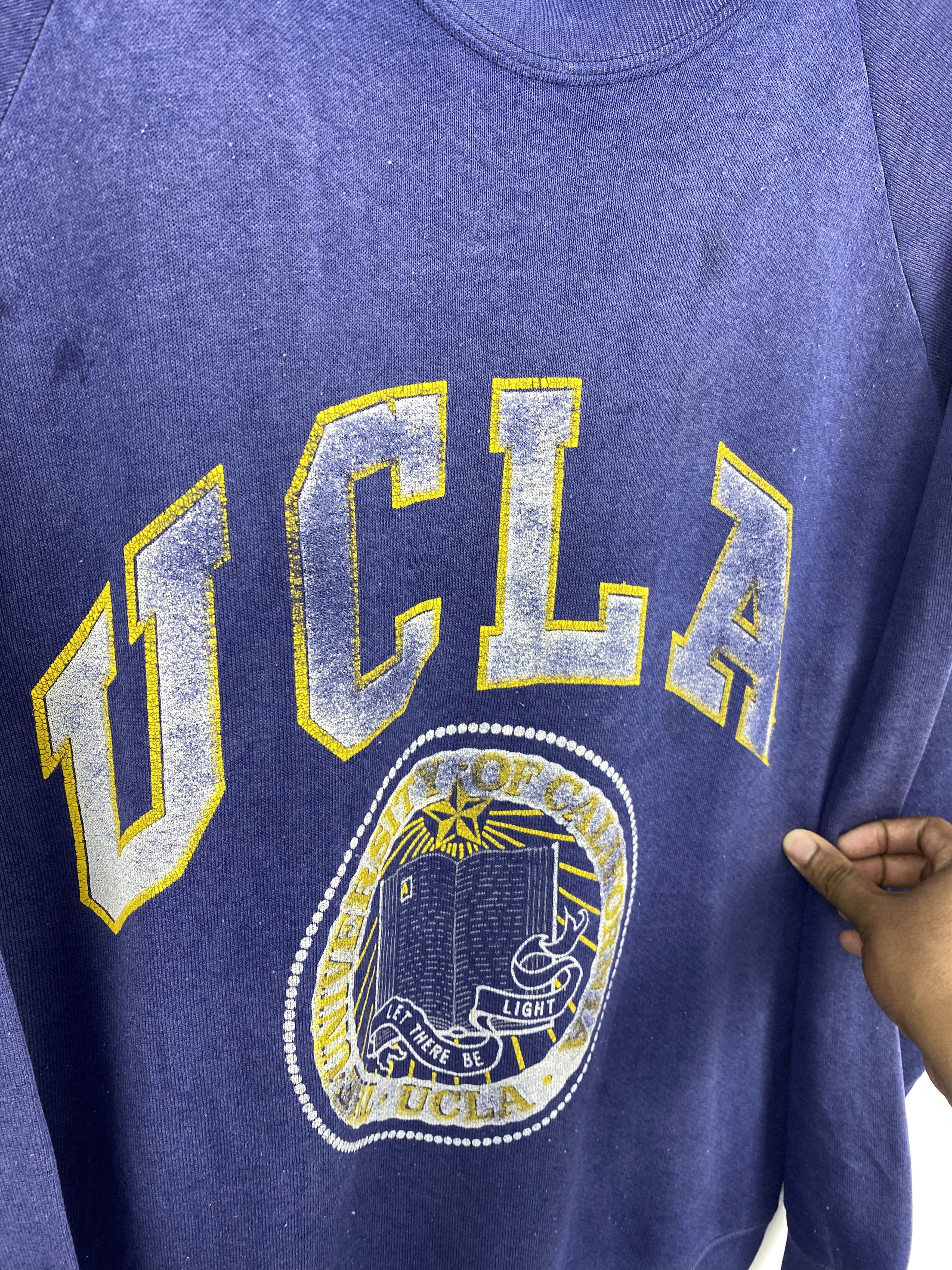 Vintage Vintage 90s UCLA Big Logo Spell Out Sweatshirt SH0437 Size US L / EU 52-54 / 3 - 7 Thumbnail