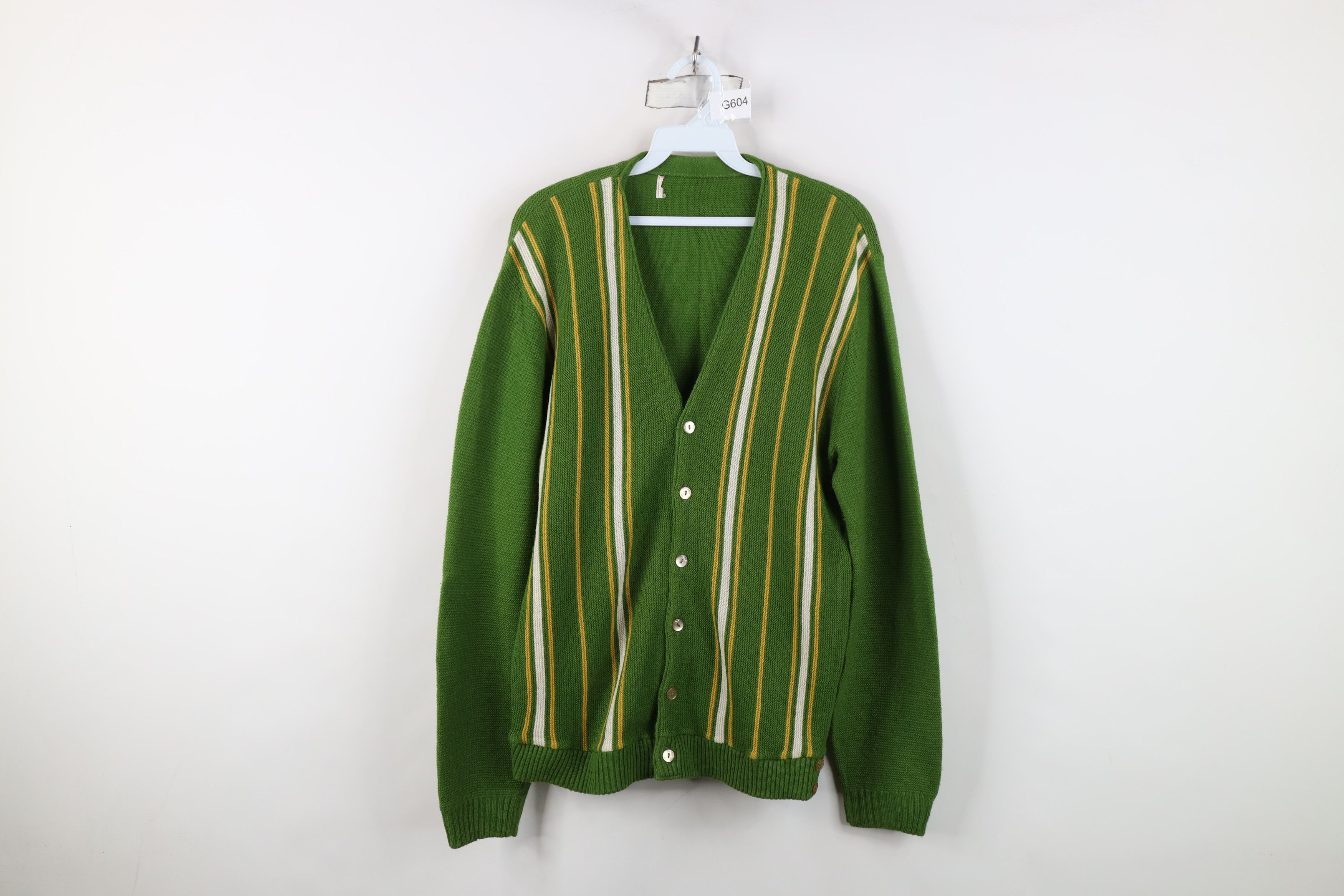 Vintage Vintage 50s 60s Streetwear Cardigan Sweater Green USA Size US L / EU 52-54 / 3 - 1 Thumbnail