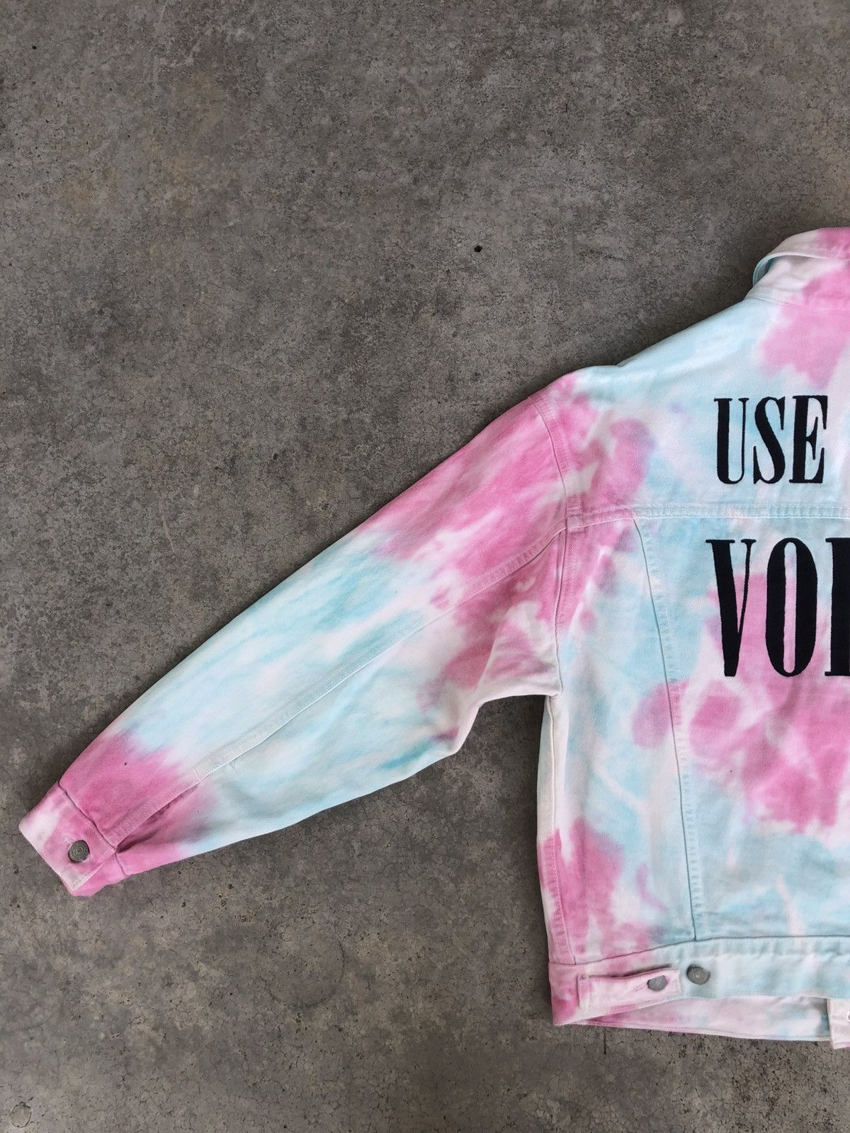 Levi's Levi’s Rainbow Embroidered Denim Jacket Size US M / EU 48-50 / 2 - 10 Thumbnail