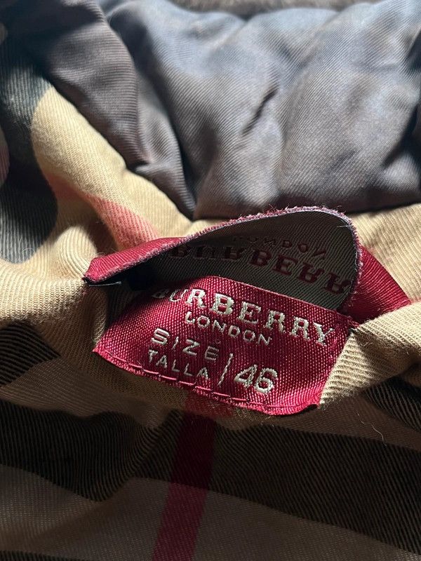 Burberry Burberry Sz 46 / XL 96% Silk Jacket Plaid Lining Size XL / US 12-14 / IT 48-50 - 5 Thumbnail