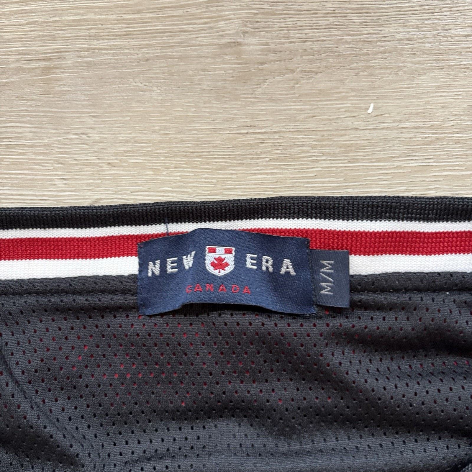 New Era Vintage 2004 North American Hockey Classic Windbreaker Med Size US M / EU 48-50 / 2 - 5 Thumbnail