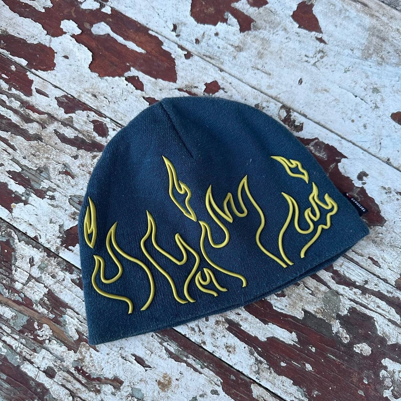 Tribal Streetwear Vintage Man’s Flame 🔥 Hat Cap Beanie Y2K 00s Trend Hype Size ONE SIZE - 2 Thumbnail