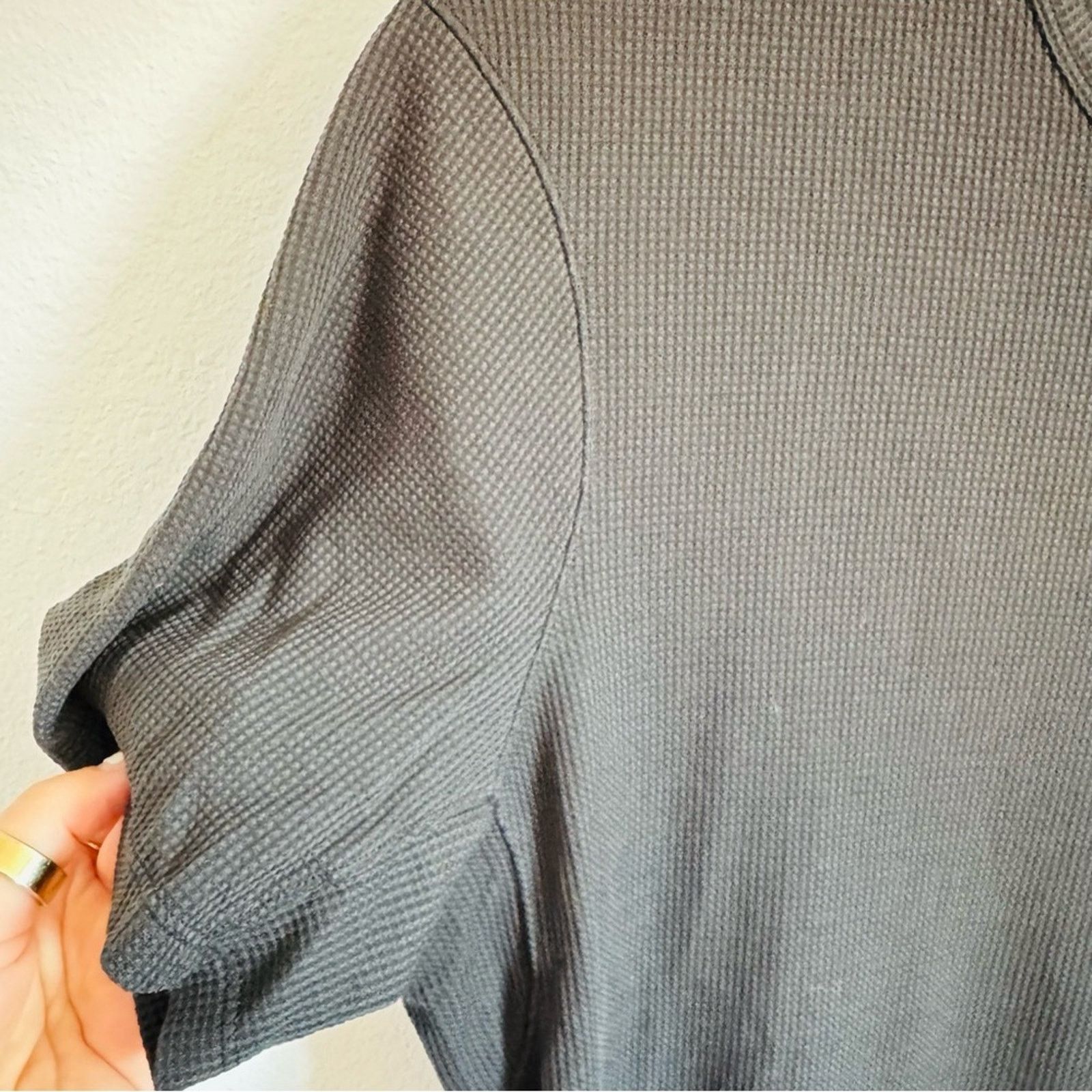 Lululemon MEN LULULEMON Black Graphite Waffle Knit Gym Tee Shirt Top Size US S / EU 44-46 / 1 - 4 Thumbnail