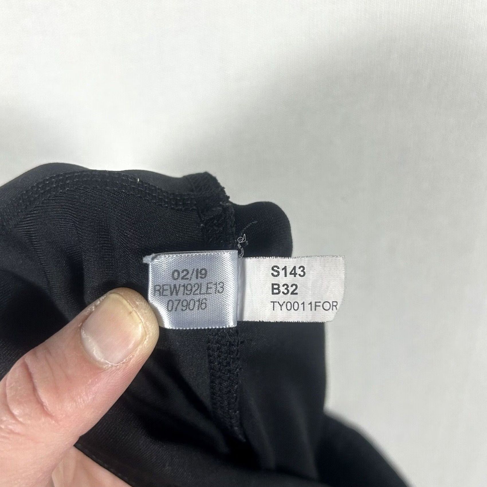 Reebok Reebok Cropped Leggings Women’s S Black Logo Gym Athletic Size 28" / US 6 / IT 42 - 4 Thumbnail