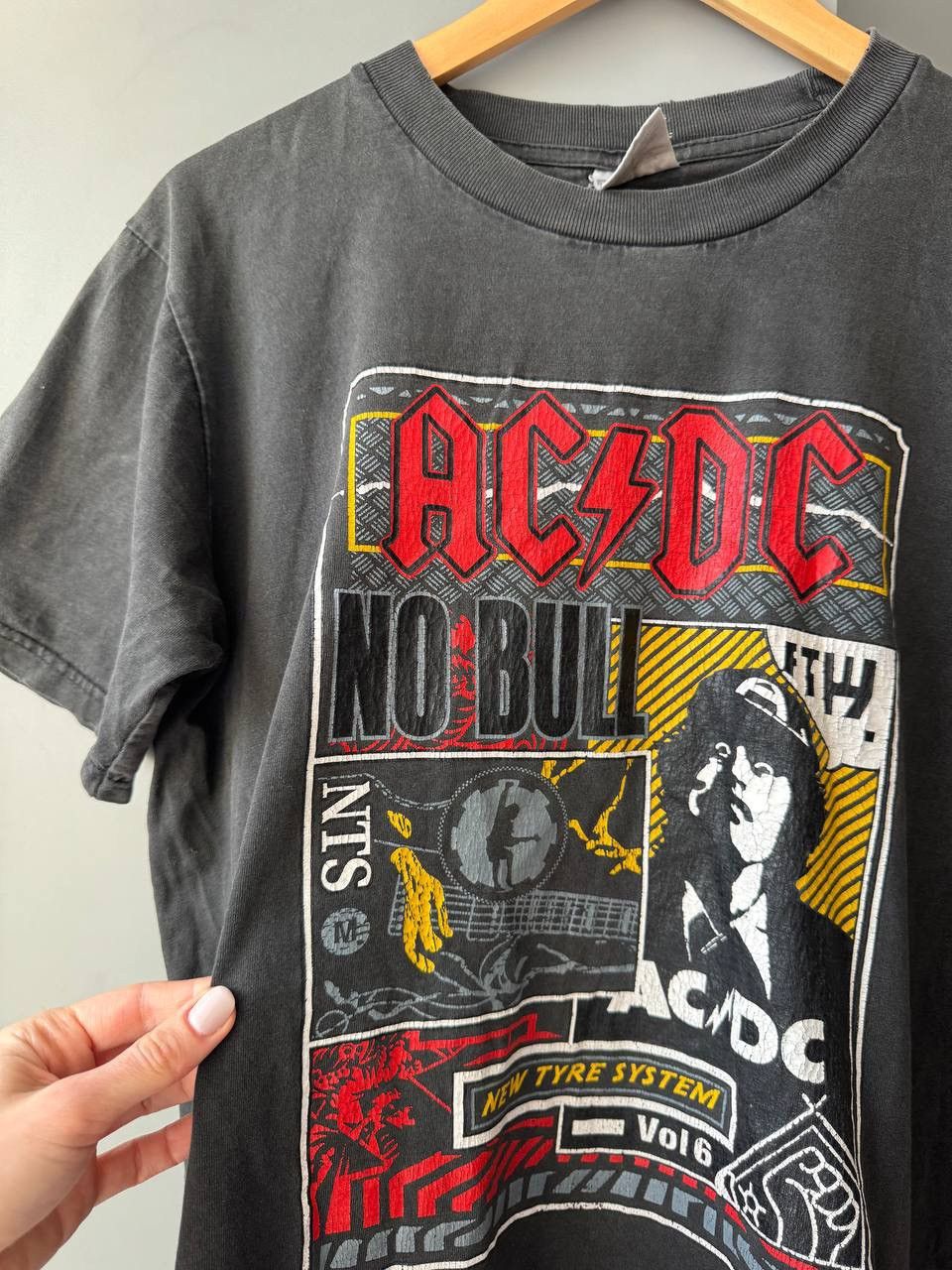 AC/DC Vintage AC/DC No bull short sleeve band T-shirt metal rock Size US L / EU 52-54 / 3 - 2 Thumbnail