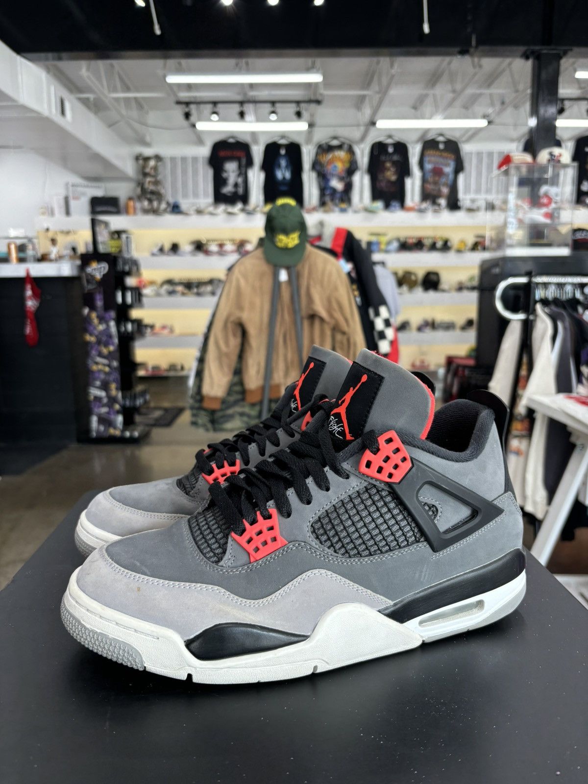 Jordan Brand Jordan 4 Retro Infrared Sz. 10 Size US 10 / EU 43 - 1 Thumbnail