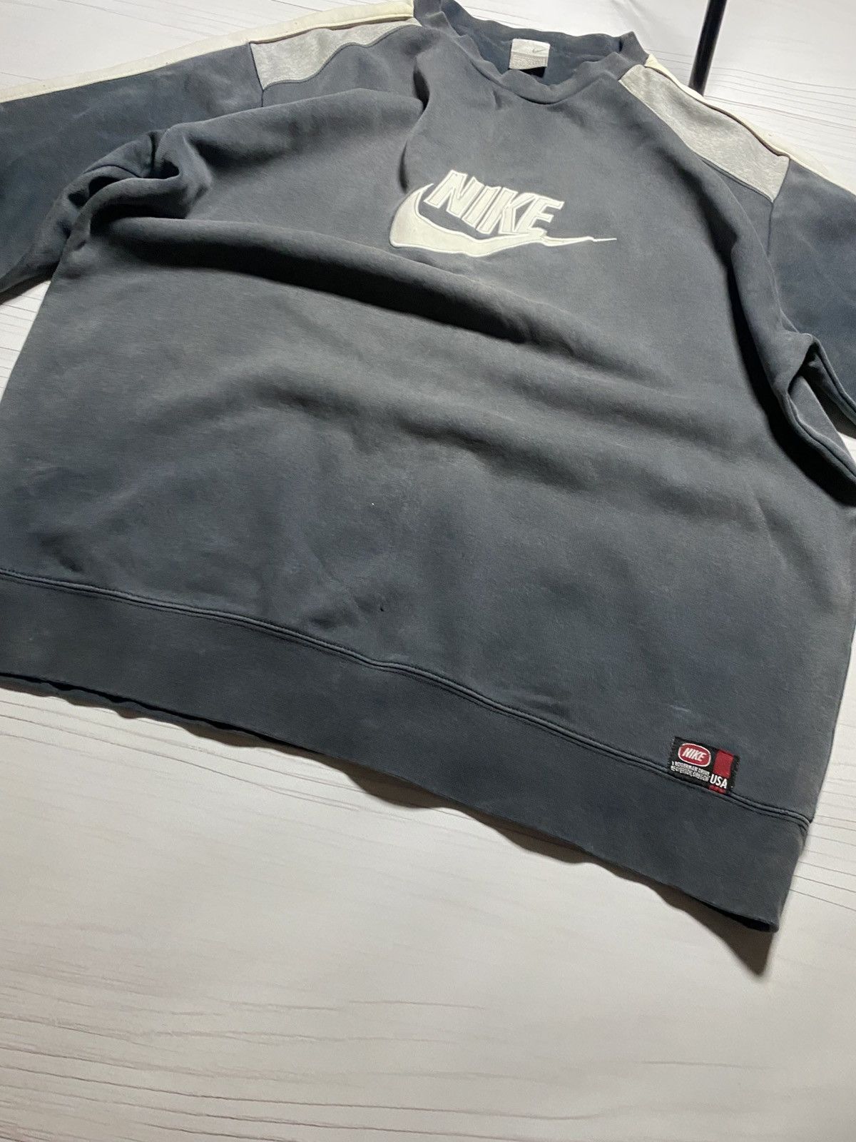 Nike × Vintage Vintage Nike Big Logo distressed faded box fit y2k sweashirt Size US XL / EU 56 / 4 - 13 Thumbnail
