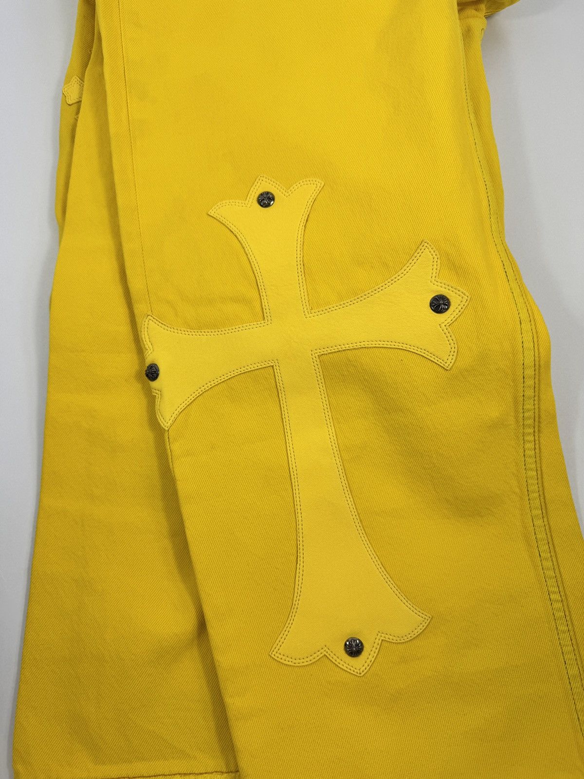 Chrome Hearts YELLOW F&F CROSS PATCH SILVER STUDS VINTAGE JEANS (RARE) Size US 38 / EU 54 - 11 Thumbnail