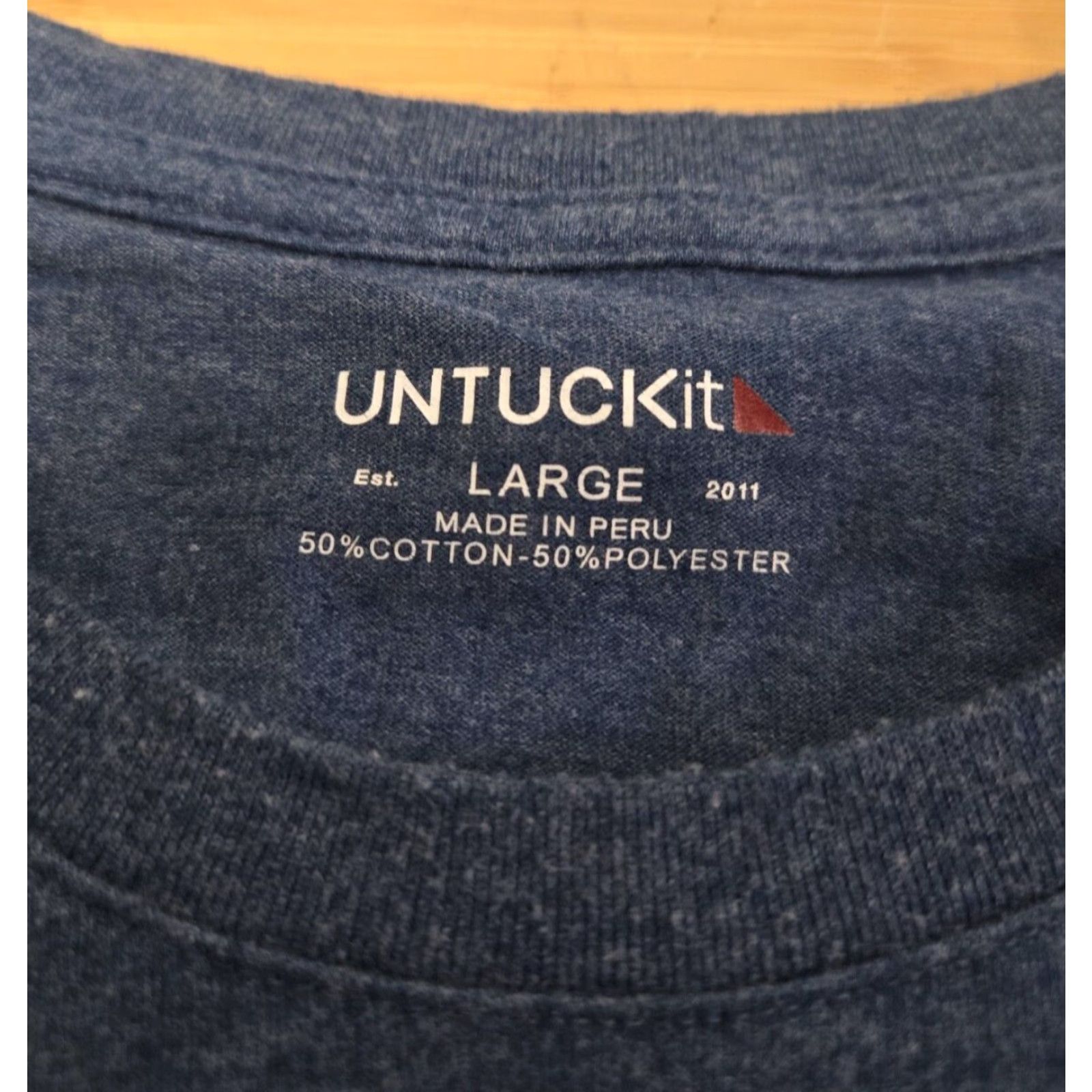 UNTUCKit UNTUCKit T Shirt Blue Long Sleeve Crewneck Cotton Men's L Regular Adult Mens Outdoor 90s? Size US L / EU 52-54 / 3 - 4 Thumbnail