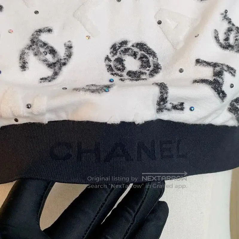 Chanel Chanel White Sequin Sleeveless Cropped Top . Size XS / US 0-2 / IT 36-38 - 6 Thumbnail