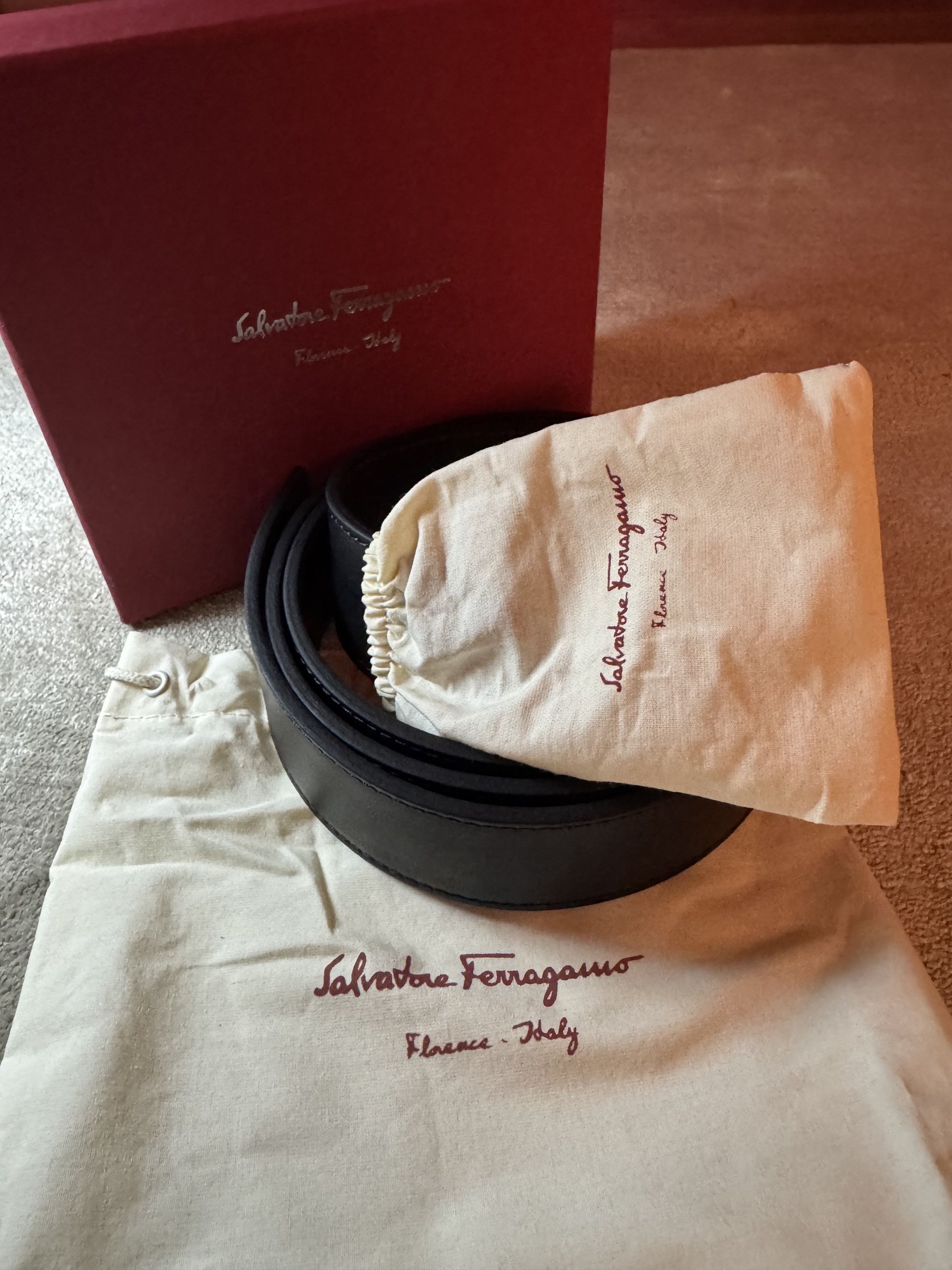 Salvatore Ferragamo Salvatore Ferragamo black leather belt with gold buckle Size 40 - 5 Thumbnail