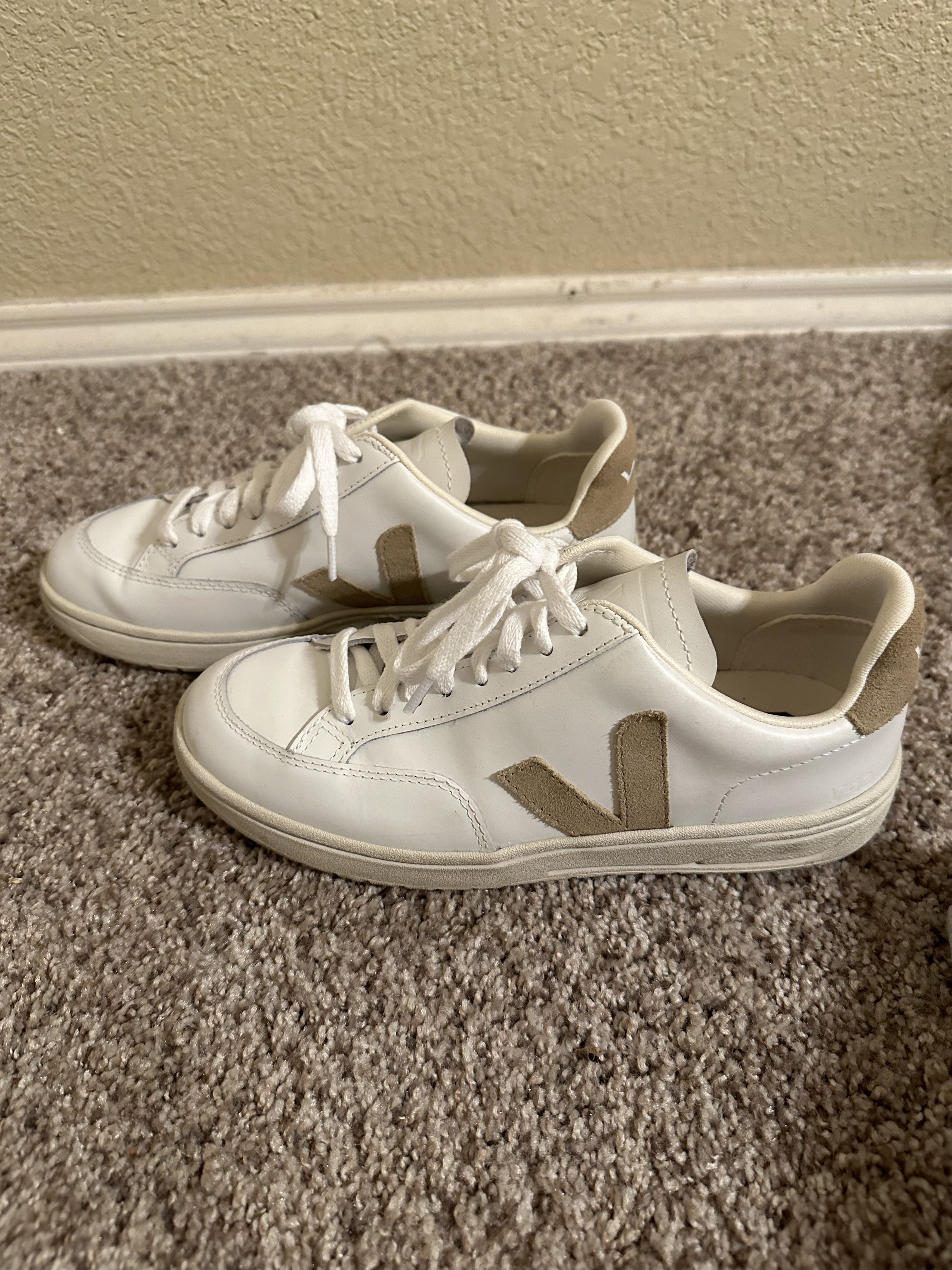 image of Veja White Leather Tan Suede (7-7.5/38) Shoes, Women's