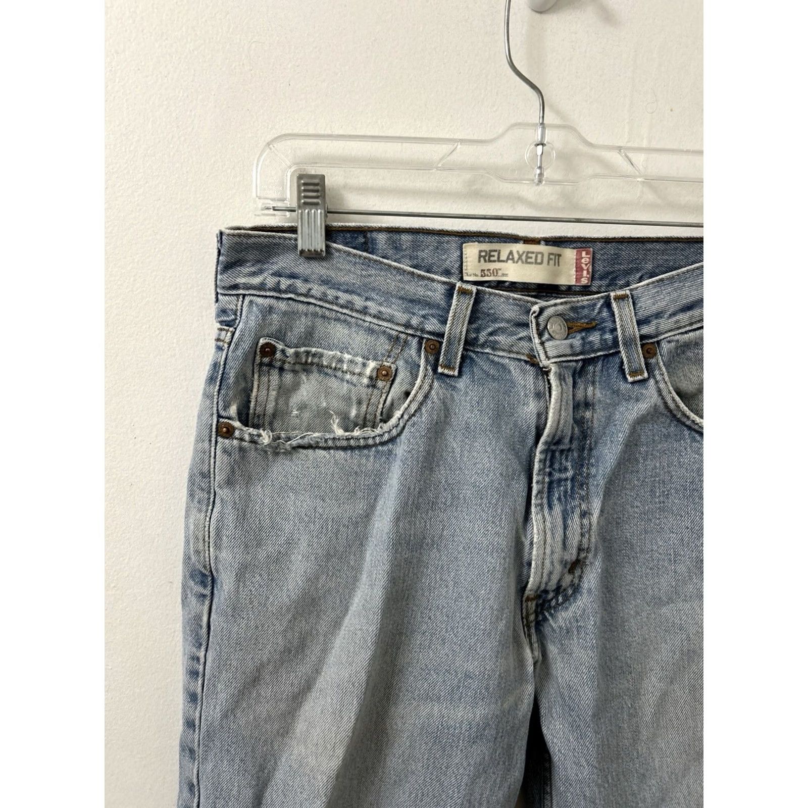 Levi's VINTAGE Levi's 550 Jeans Mens 31x31 Blue Light Wash Relaxed Fit Tapered Leg Denim Size US 31 - 4 Thumbnail