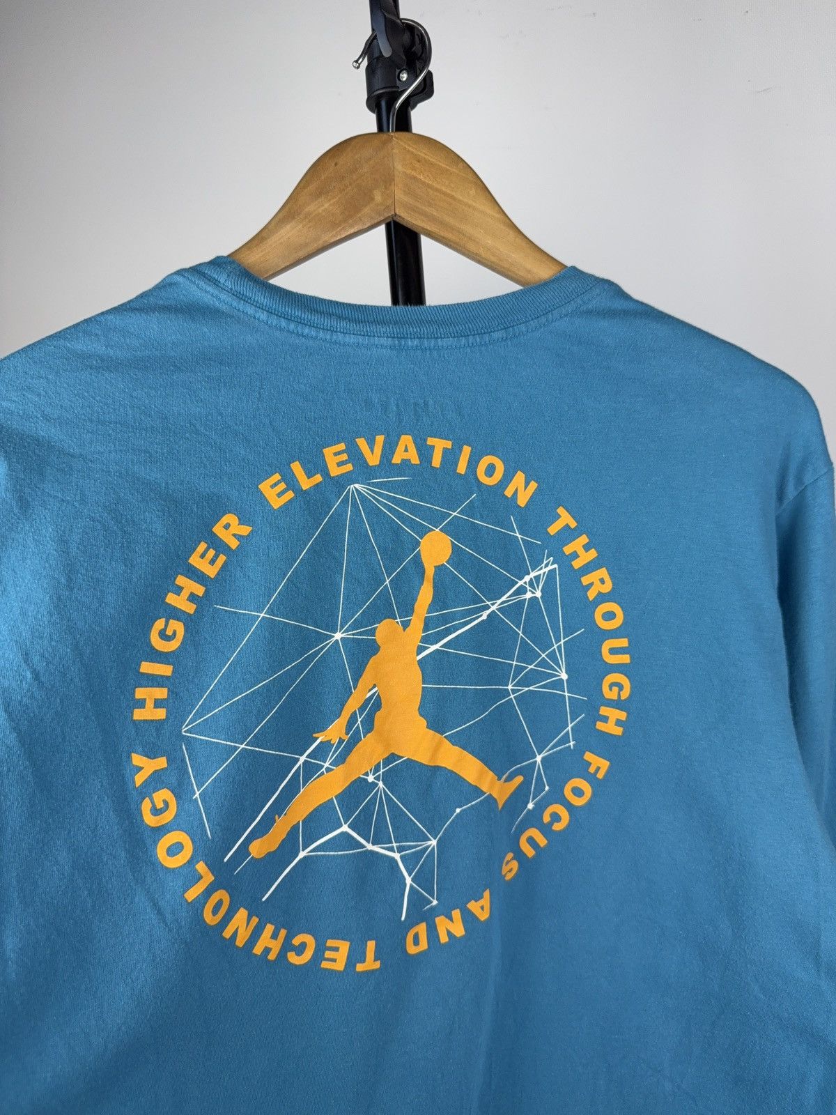 Jordan Brand Nike Air Jordan "Mind Over Matter" Basketball Shirt Men’s Size US L / EU 52-54 / 3 - 14 Thumbnail
