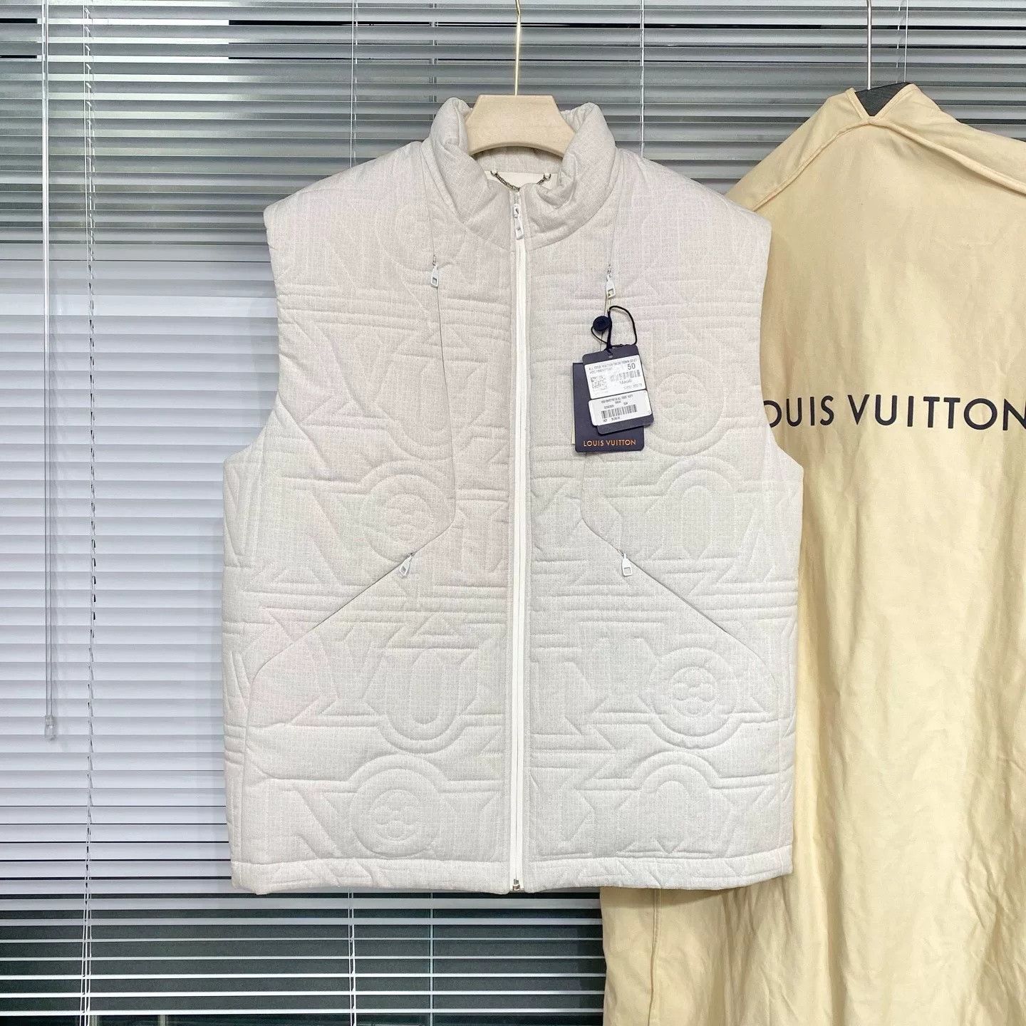 Louis Vuitton LV 2024 Runway Logo Down Vest Size US M / EU 48-50 / 2 - 1 Thumbnail
