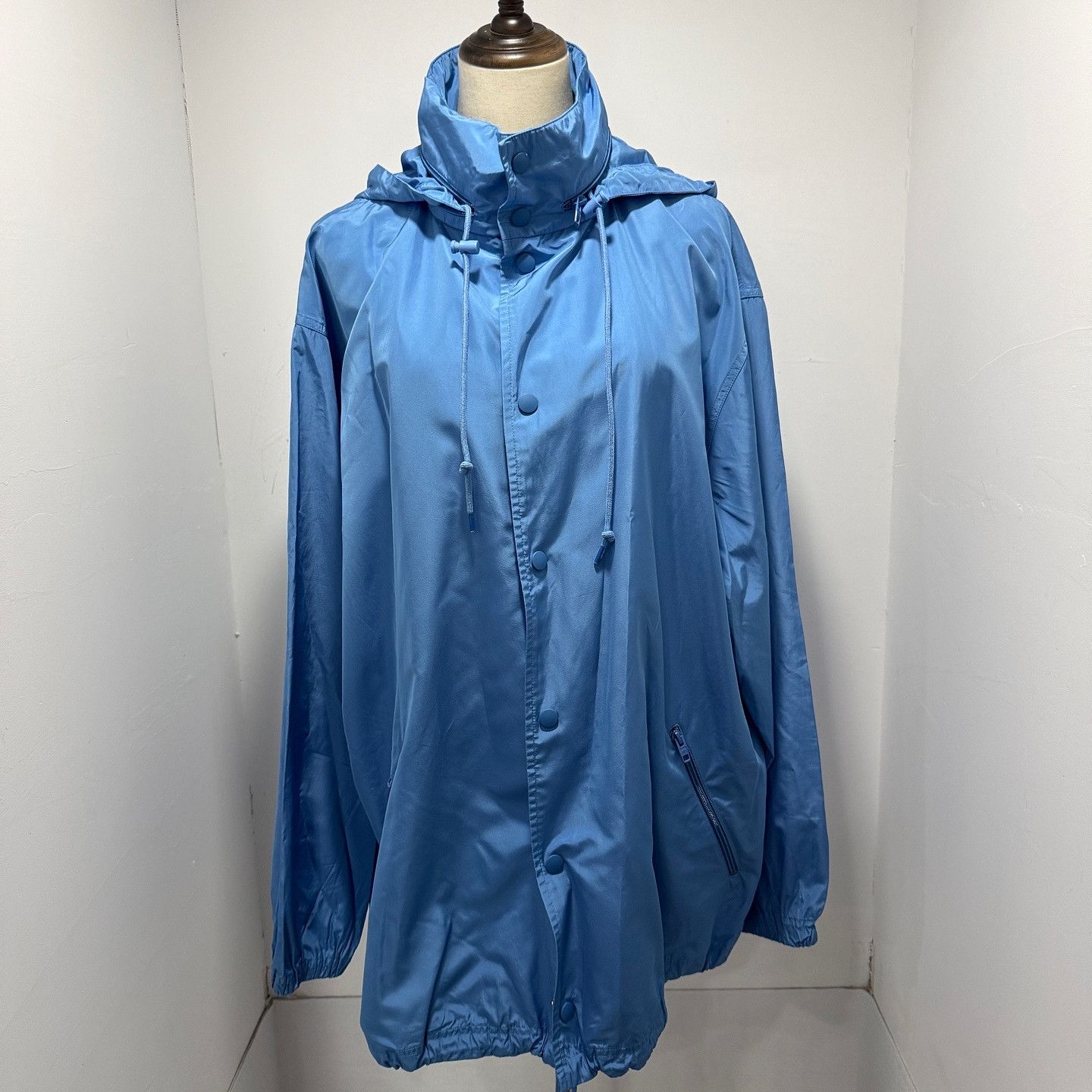 Balenciaga Balenciaga Logo Hooded Windbreaker Size 36 Size XS / US 0-2 / IT 36-38 - 1 Thumbnail