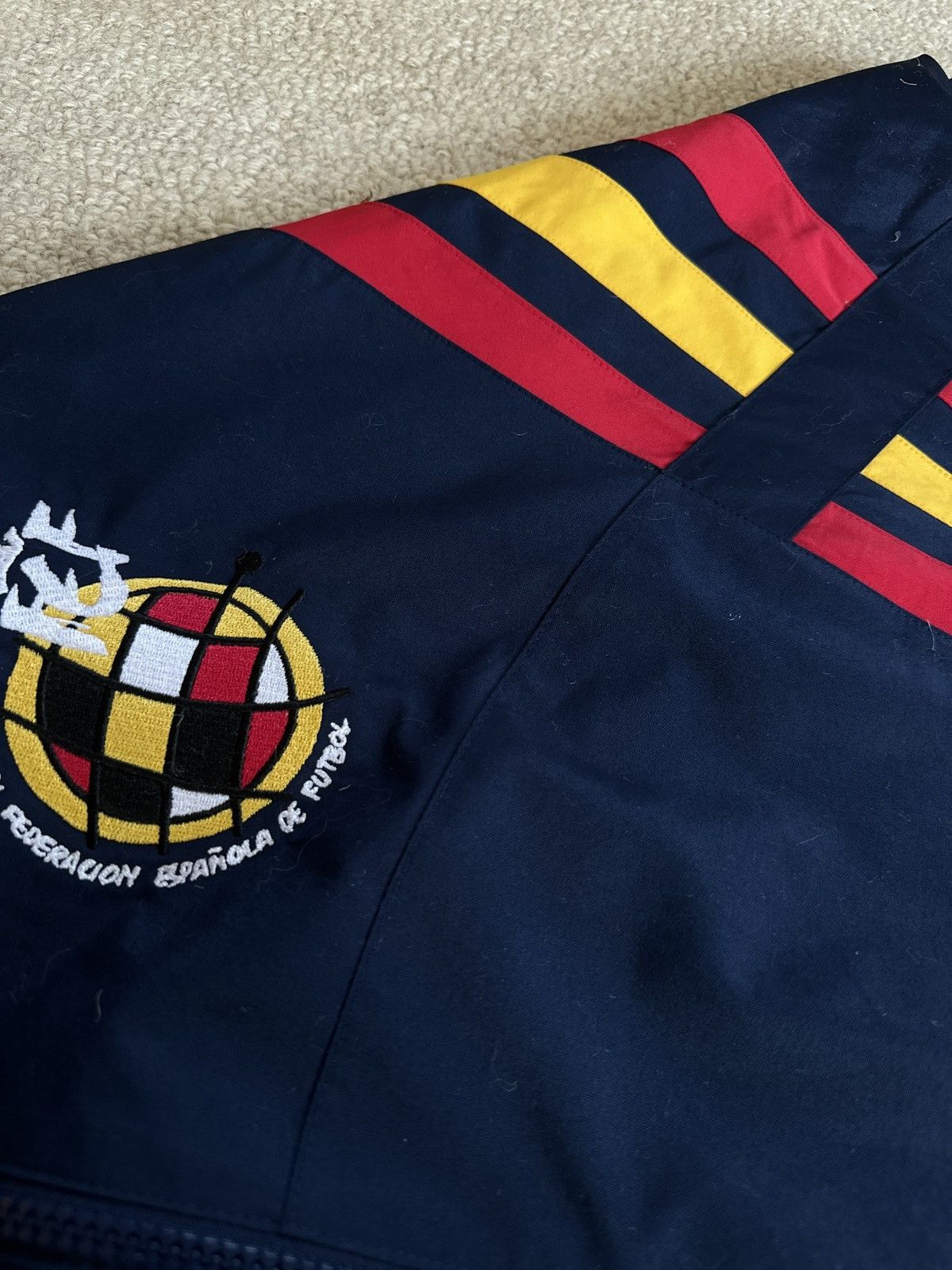 Adidas Adidas Euro 2024 Retro Spain Jacket Size US L / EU 52-54 / 3 - 3 Thumbnail