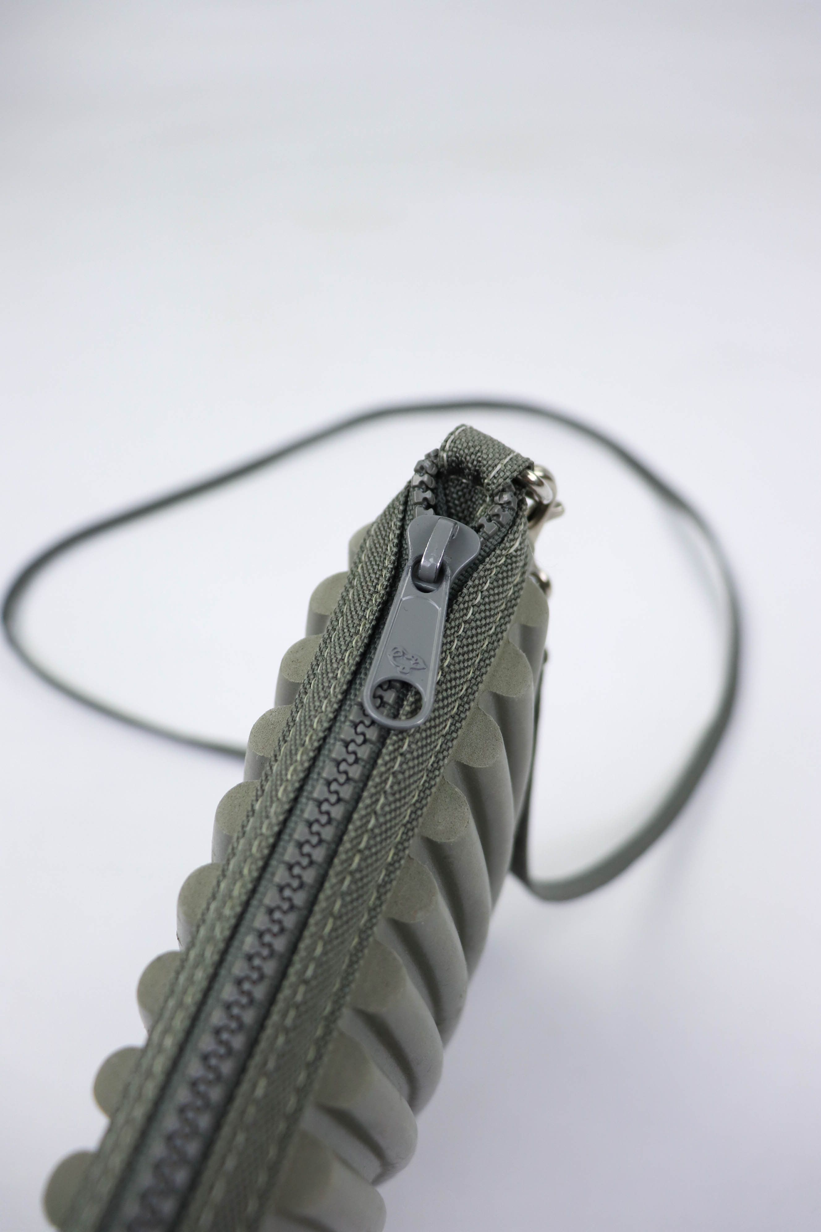 Mandarina Duck Vintage Mandarina Duck Patent Ribbed Plastic Crossbody Bag Size ONE SIZE - 7 Thumbnail