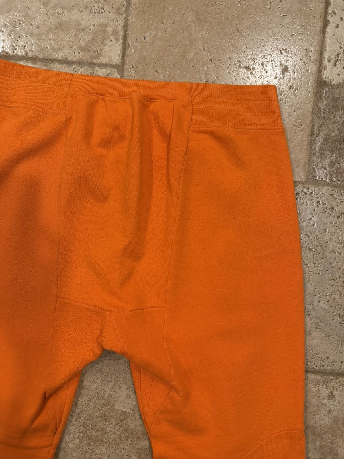 Off-White × Vlone Vlone x Off-White 2016 Orange Logo Sweatpants Size US 38 / EU 54 - 13 Thumbnail