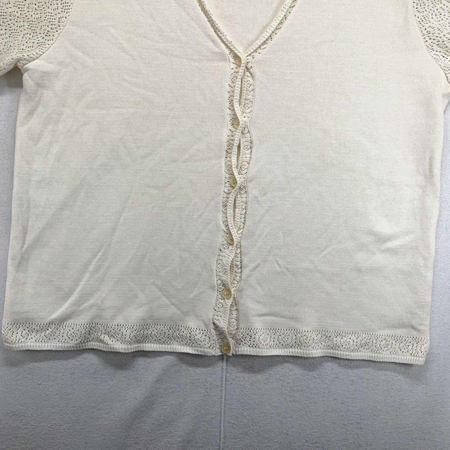 Vintage VINTAGE Alfred Dunner Women's Blouse 2X Beige Floral Embroidered Short Sleeve Knit All Seasons Size XXL / US 16-18 / IT 52-54 - 7 Thumbnail