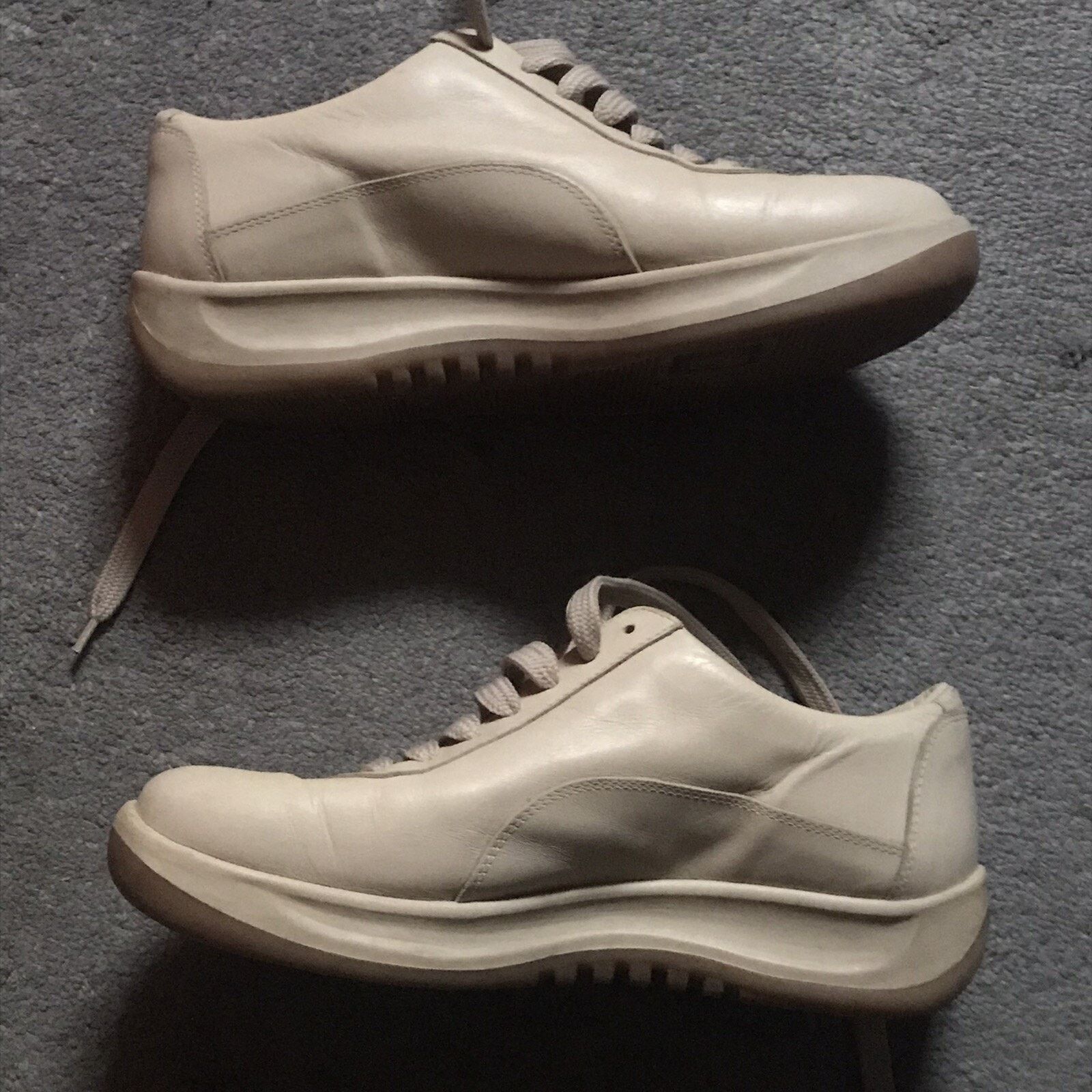 Louis Vuitton VINTAGE Louis Vuitton Sneakers Leather Toe women Beige Size US 7.5 / IT 37.5 - 2 Thumbnail