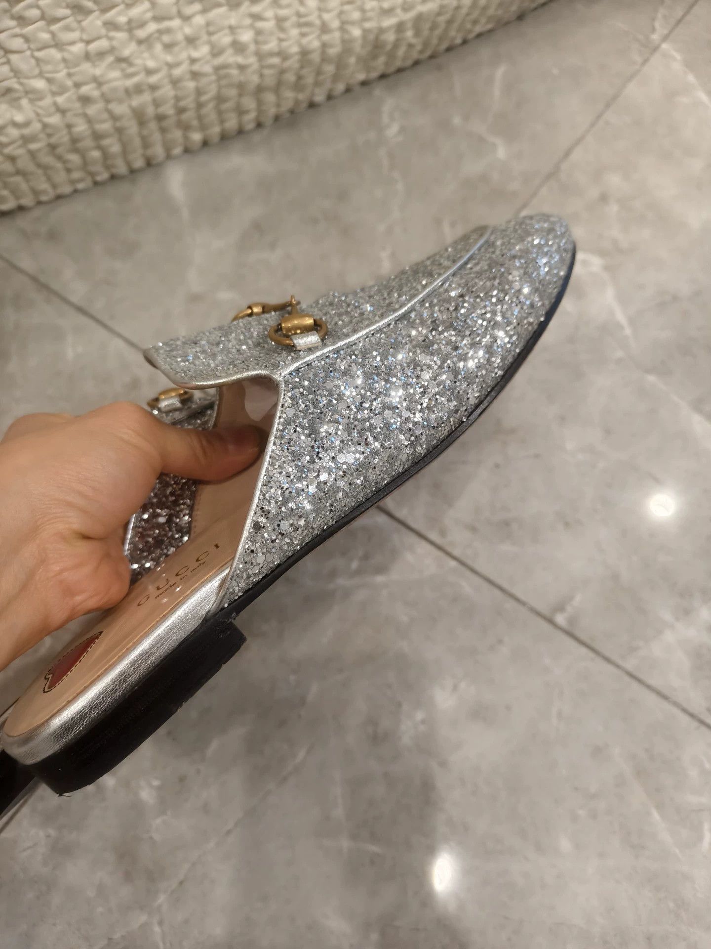 Gucci Gucci Authentic Silver Sequin Slippers 39 (Fits 38) Like new Size US 8.5 / IT 38.5 - 4 Thumbnail