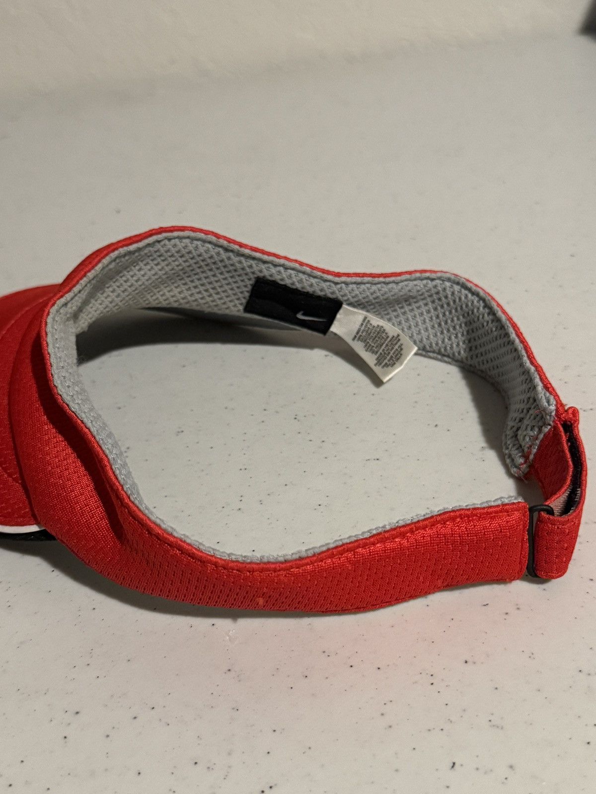Other Red Nike Dri-Fit visor Size ONE SIZE - 2 Thumbnail