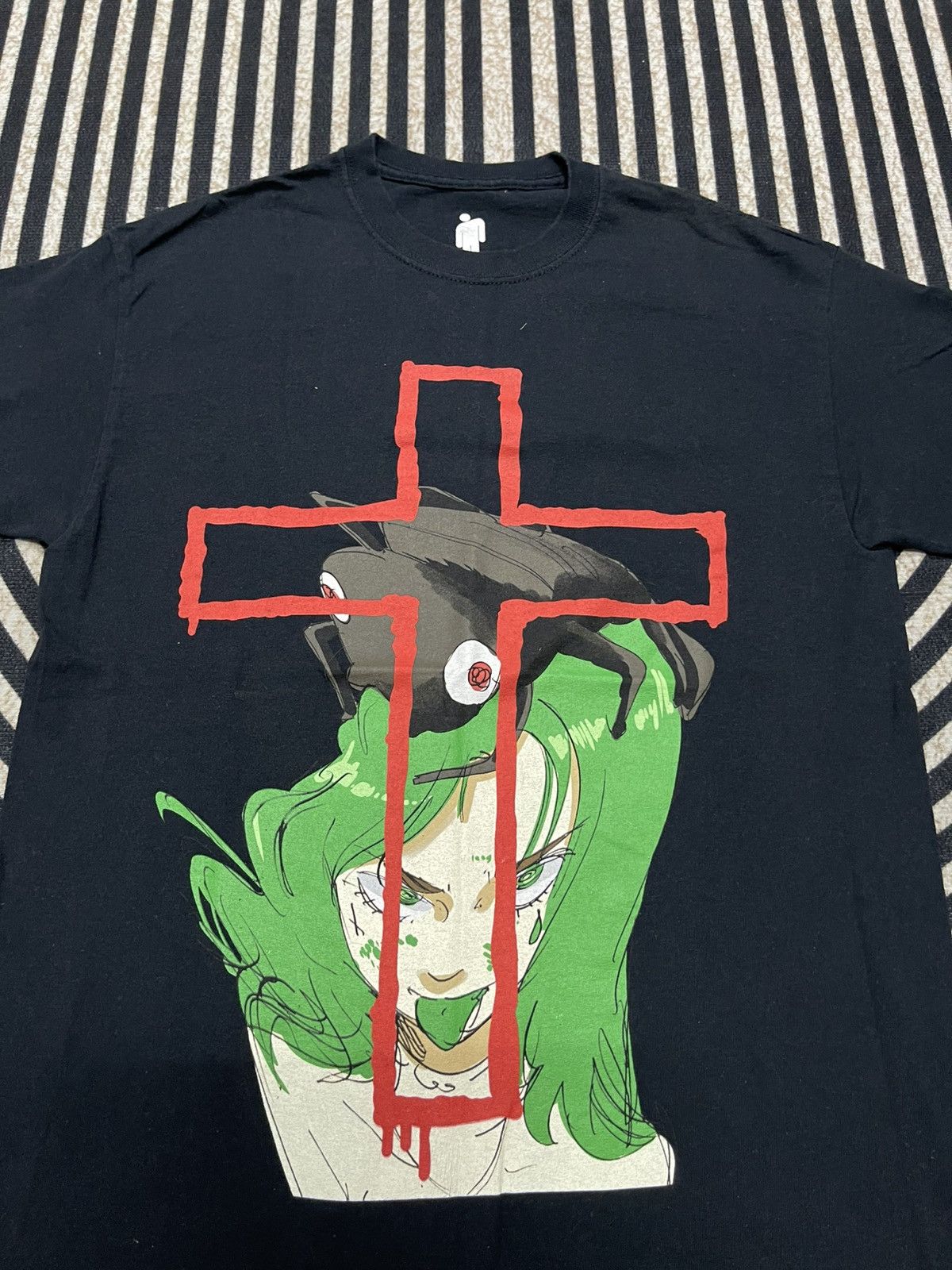 Billie Eilish 2000s BILLIE EILISH CROSS DESIGN RARE SHIRT Size US M / EU 48-50 / 2 - 5 Thumbnail